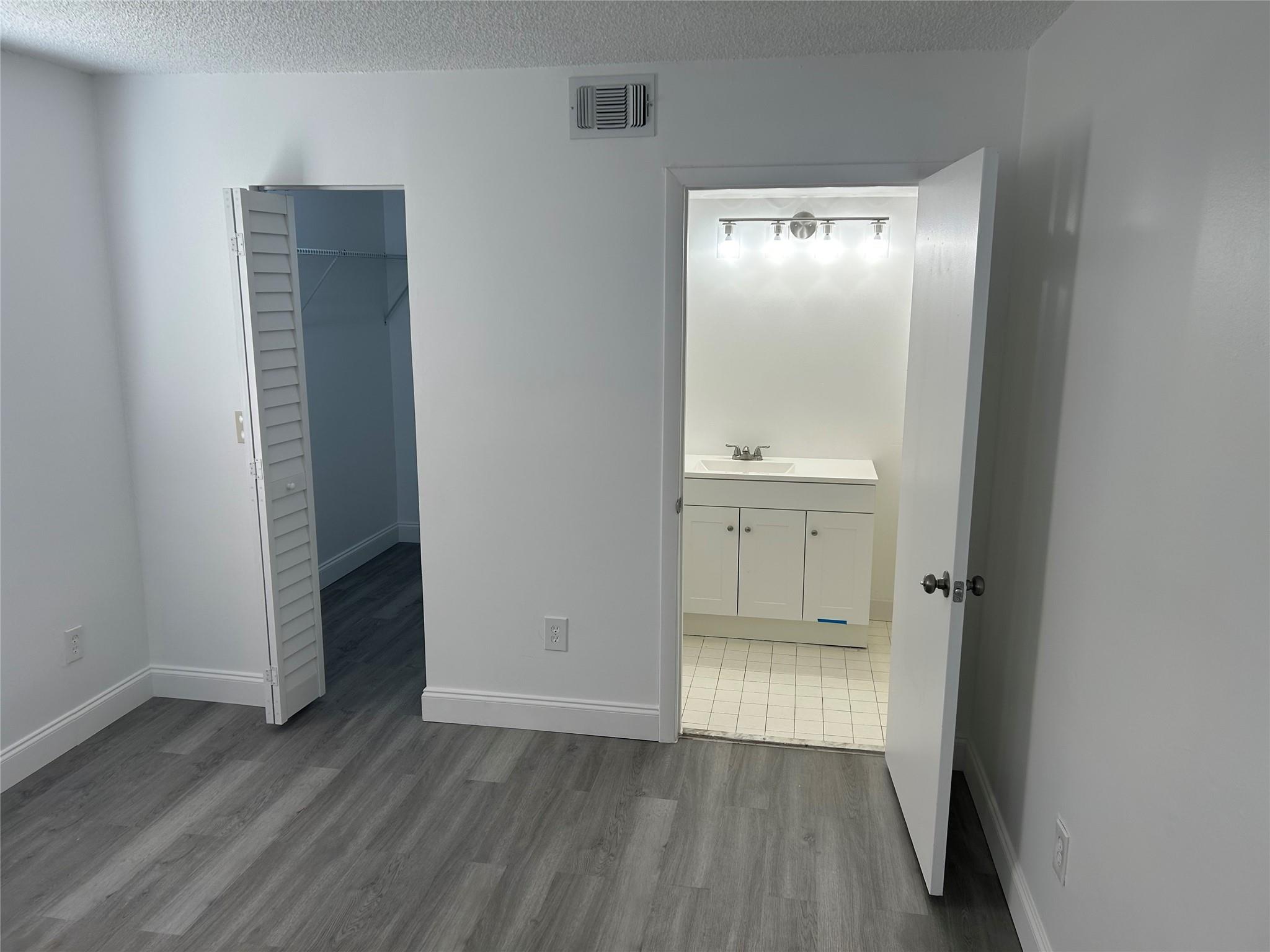 871 NE 207th Ter 102