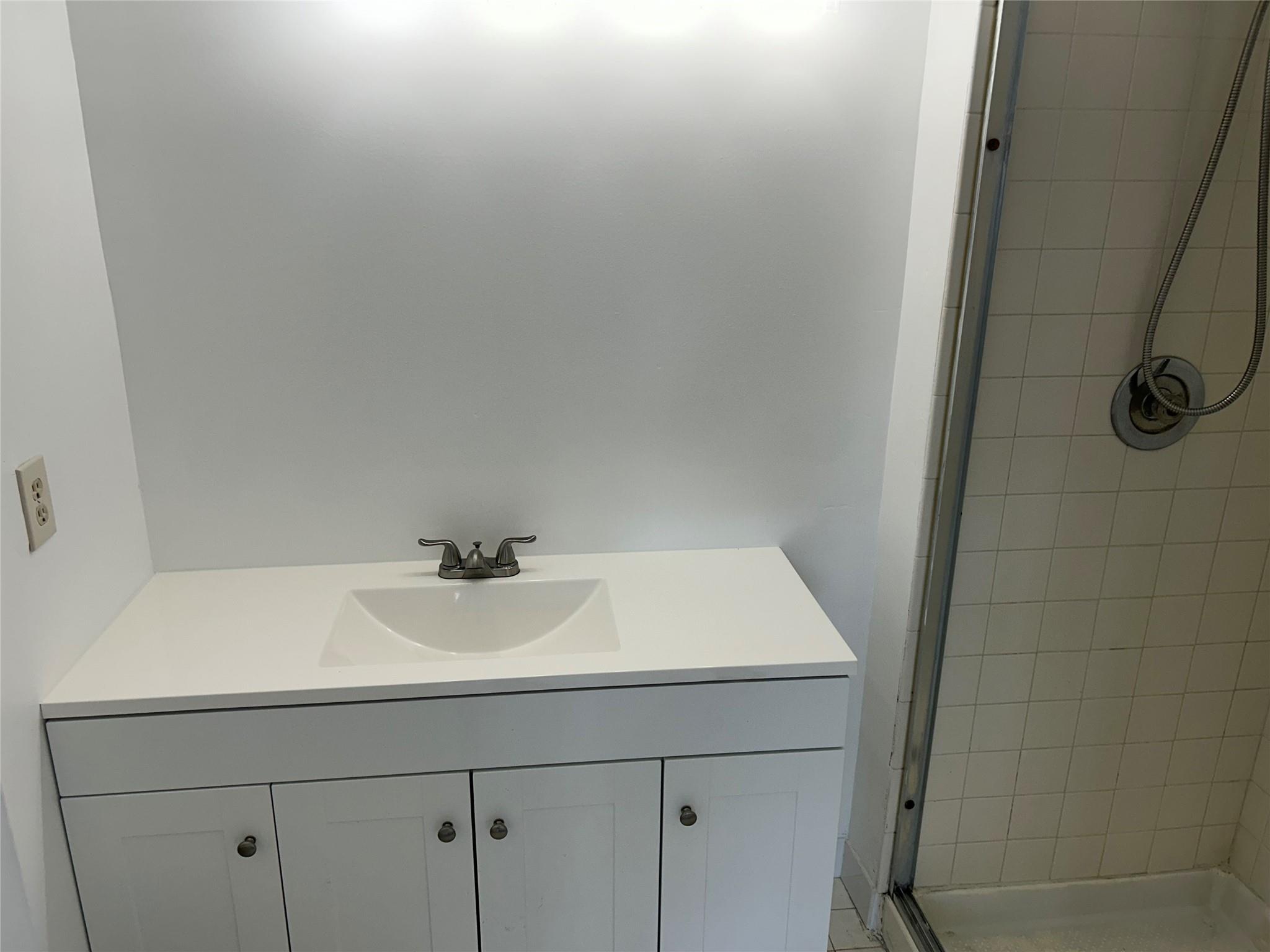 871 NE 207th Ter 102