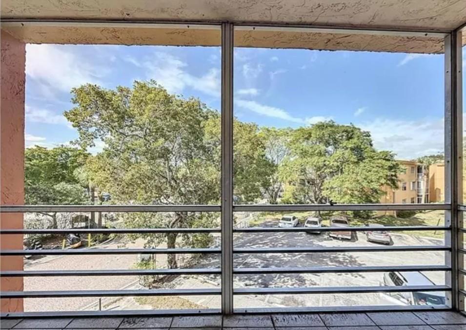 4304 NW 9th Ave 2-3C