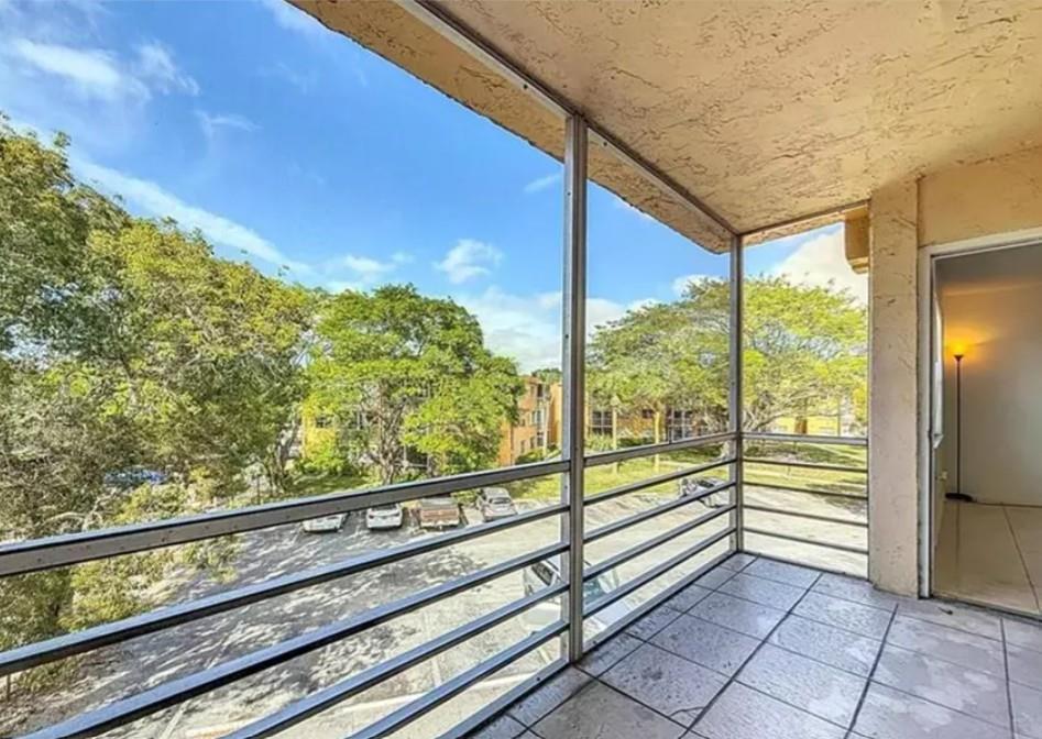 4304 NW 9th Ave 2-3C