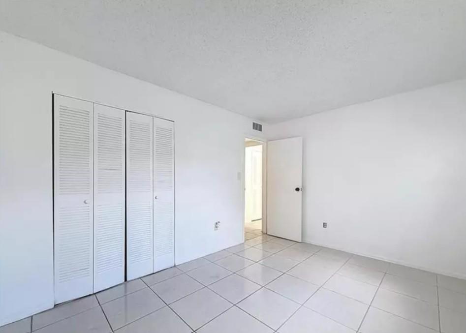 4304 NW 9th Ave 2-3C