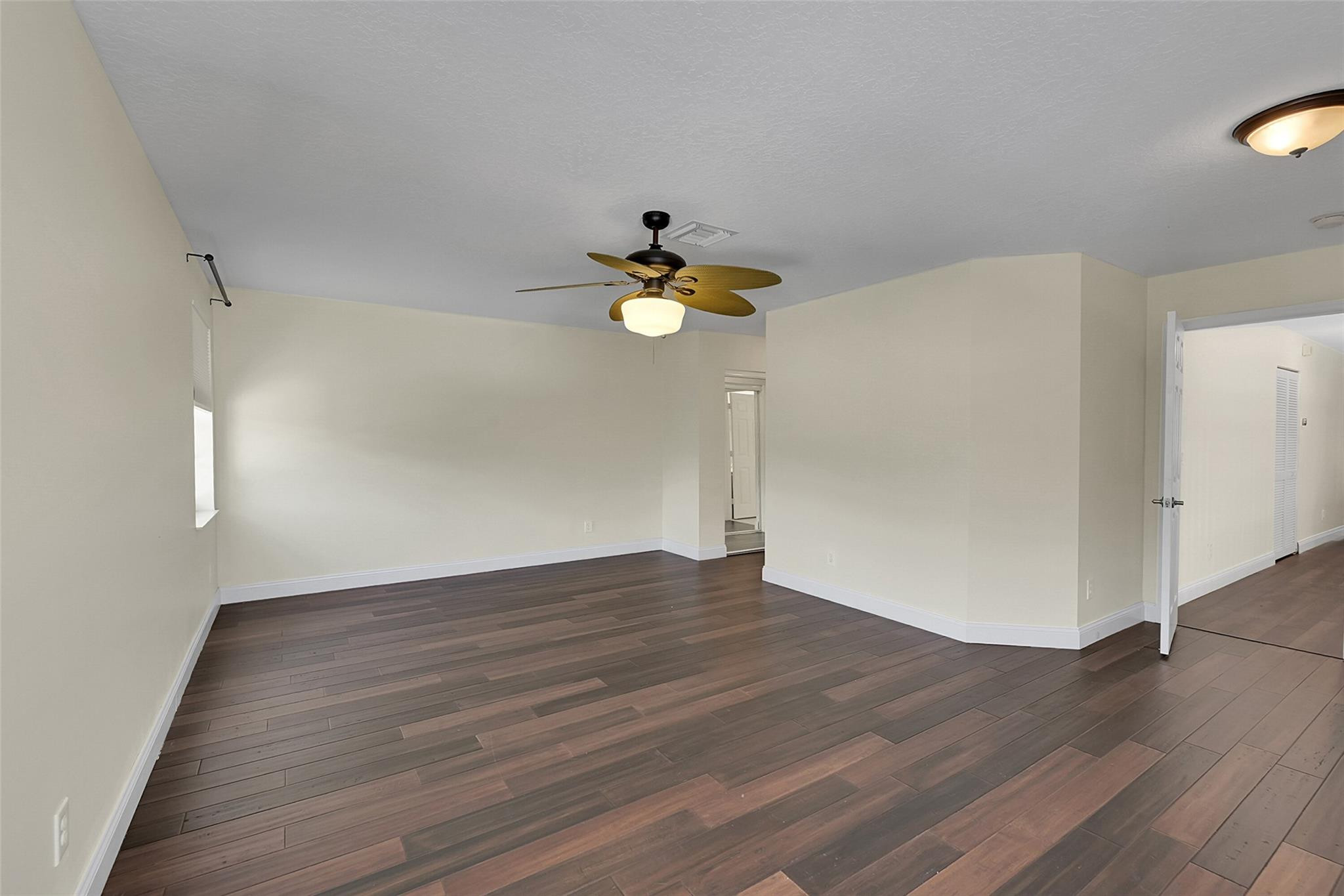 5301 NW 123rd Ter