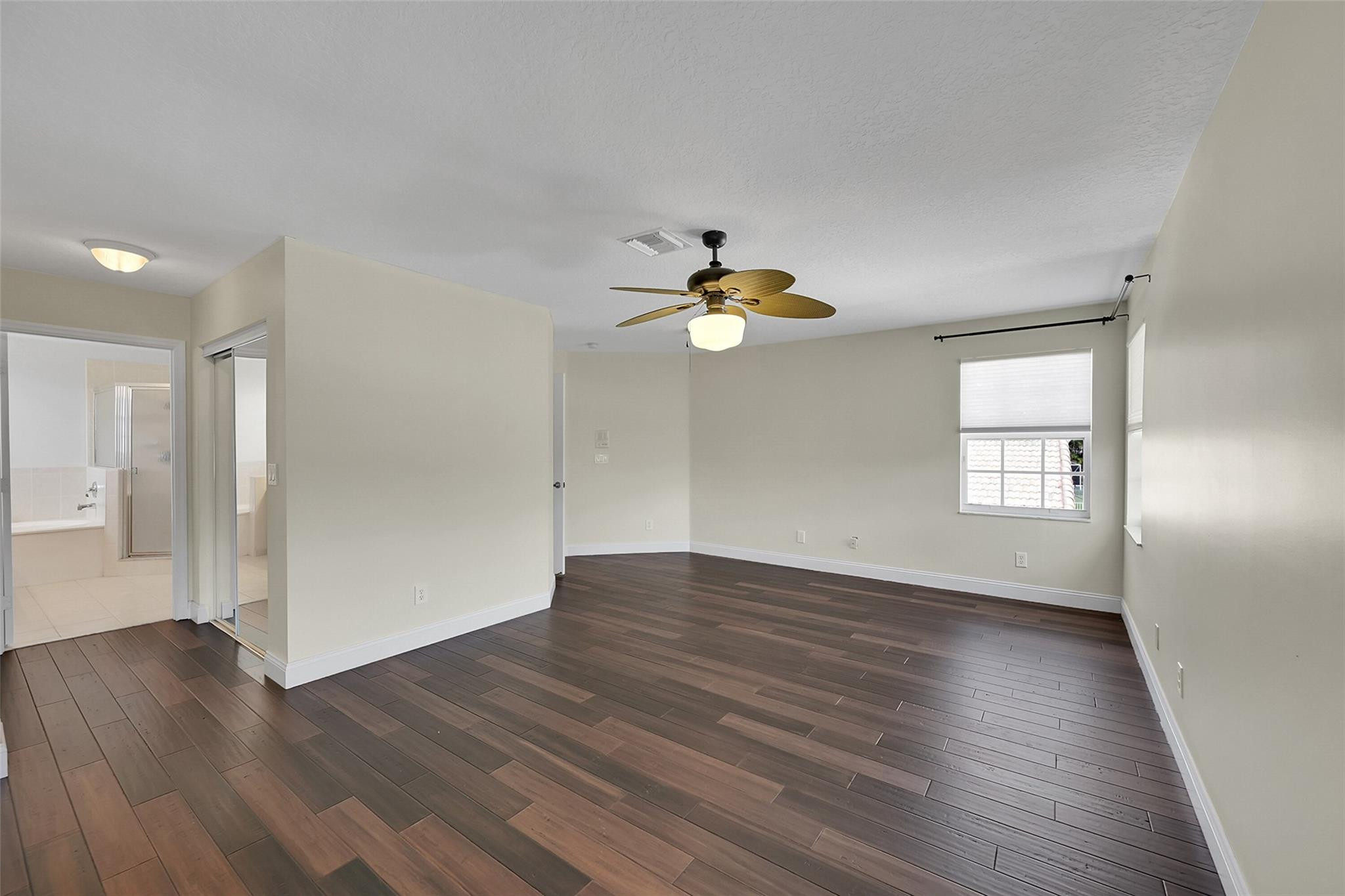 5301 NW 123rd Ter