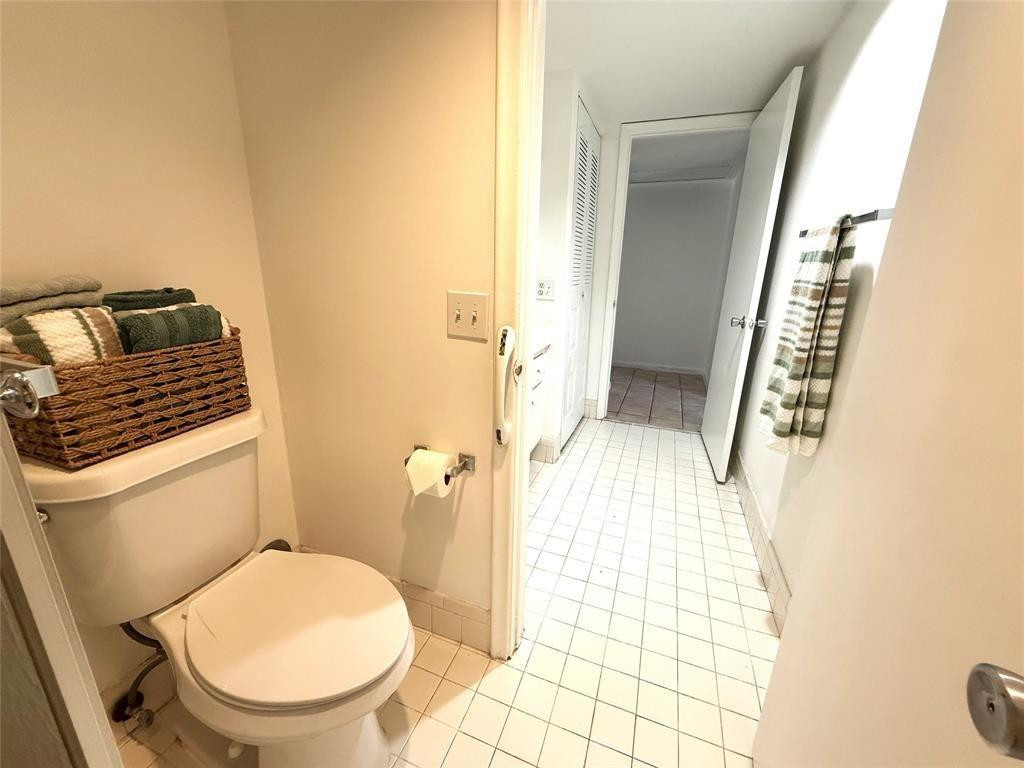 1902 Bermuda Cir E1