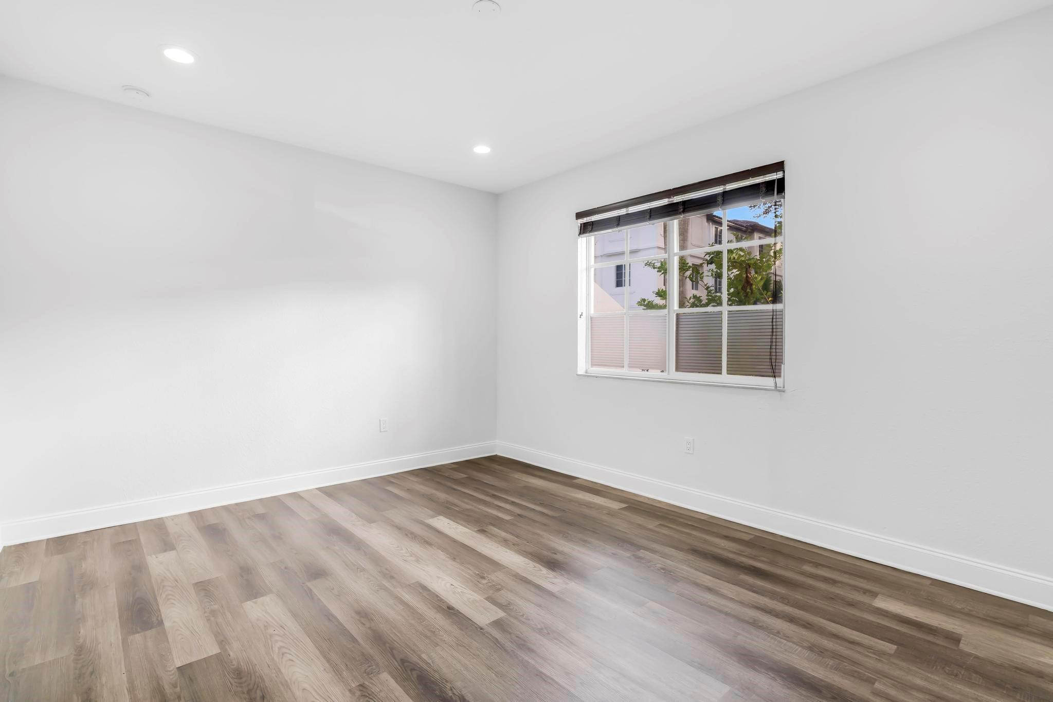 5030 SW 126TH AV 203