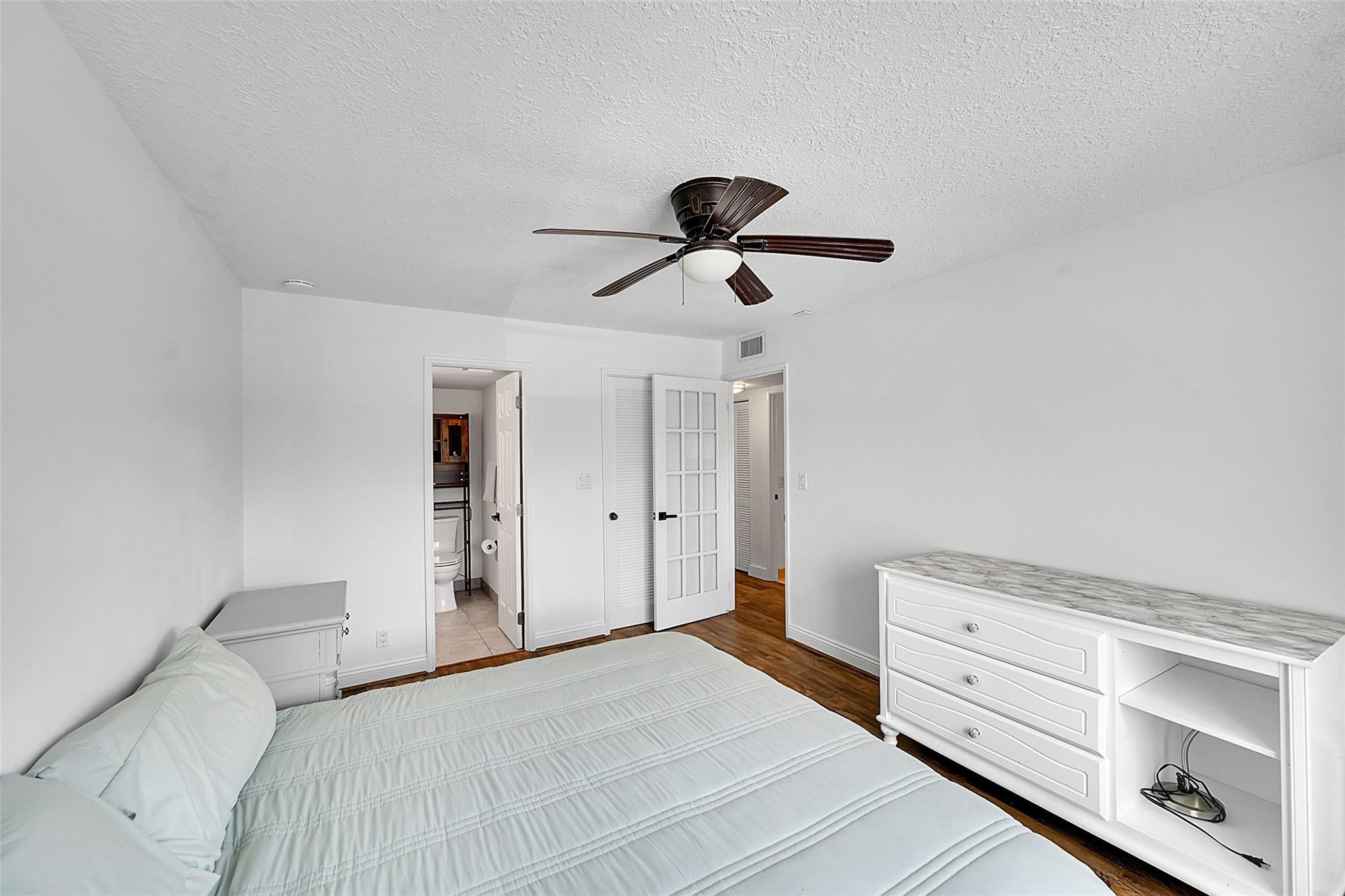 2850 NE 14th St Cswy B-203