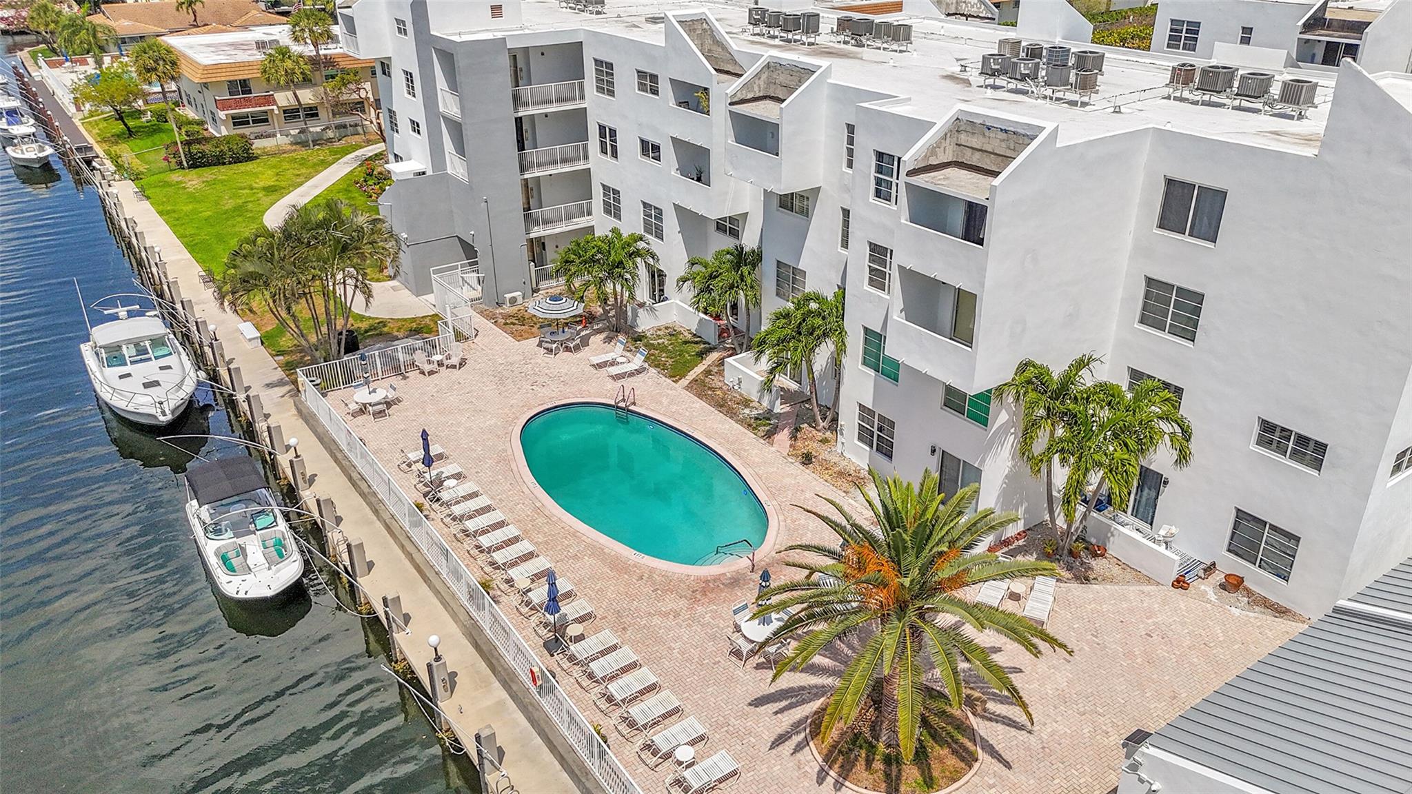 2850 NE 14th St Cswy B-203