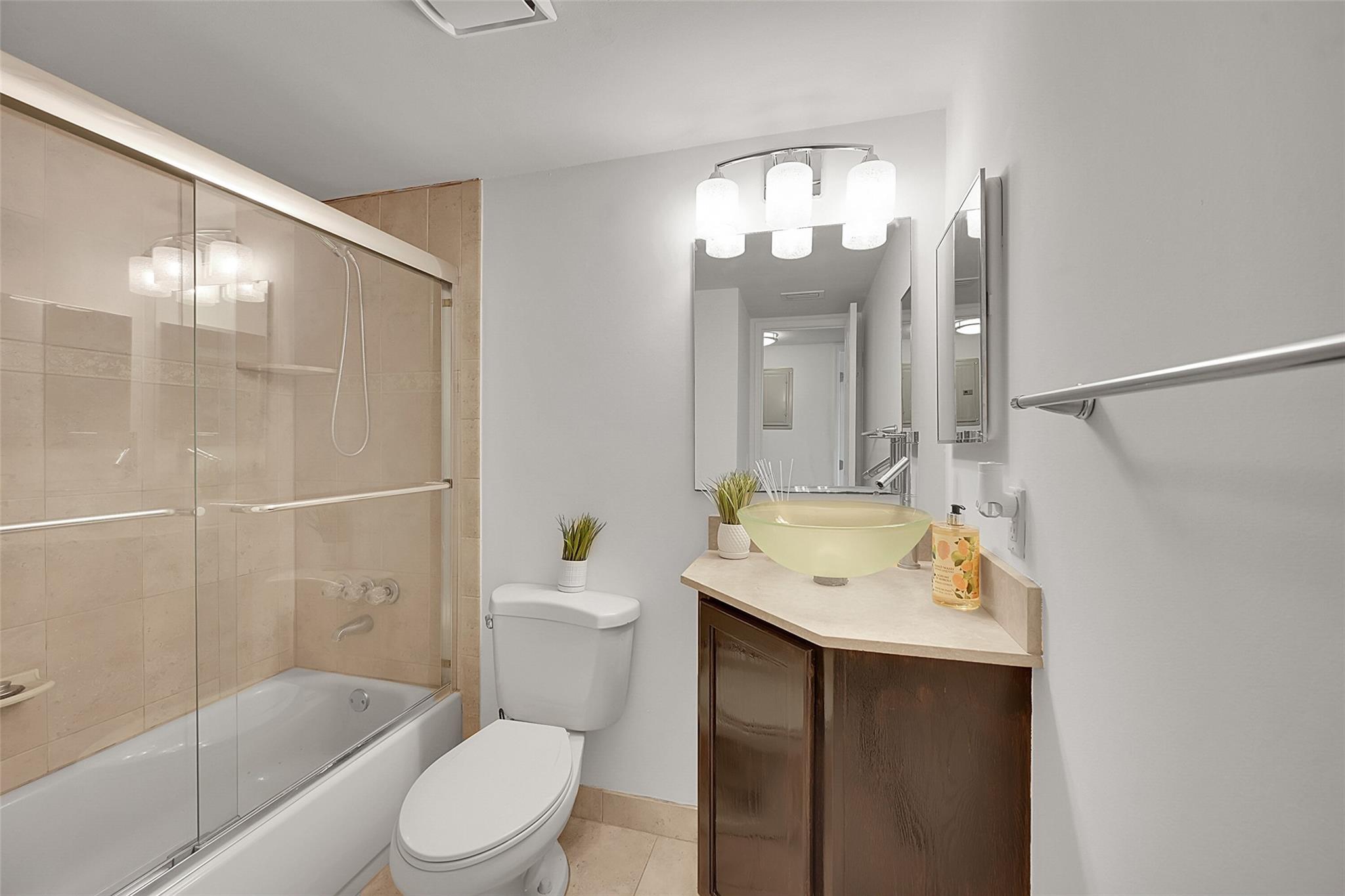 2850 NE 14th St Cswy B-203