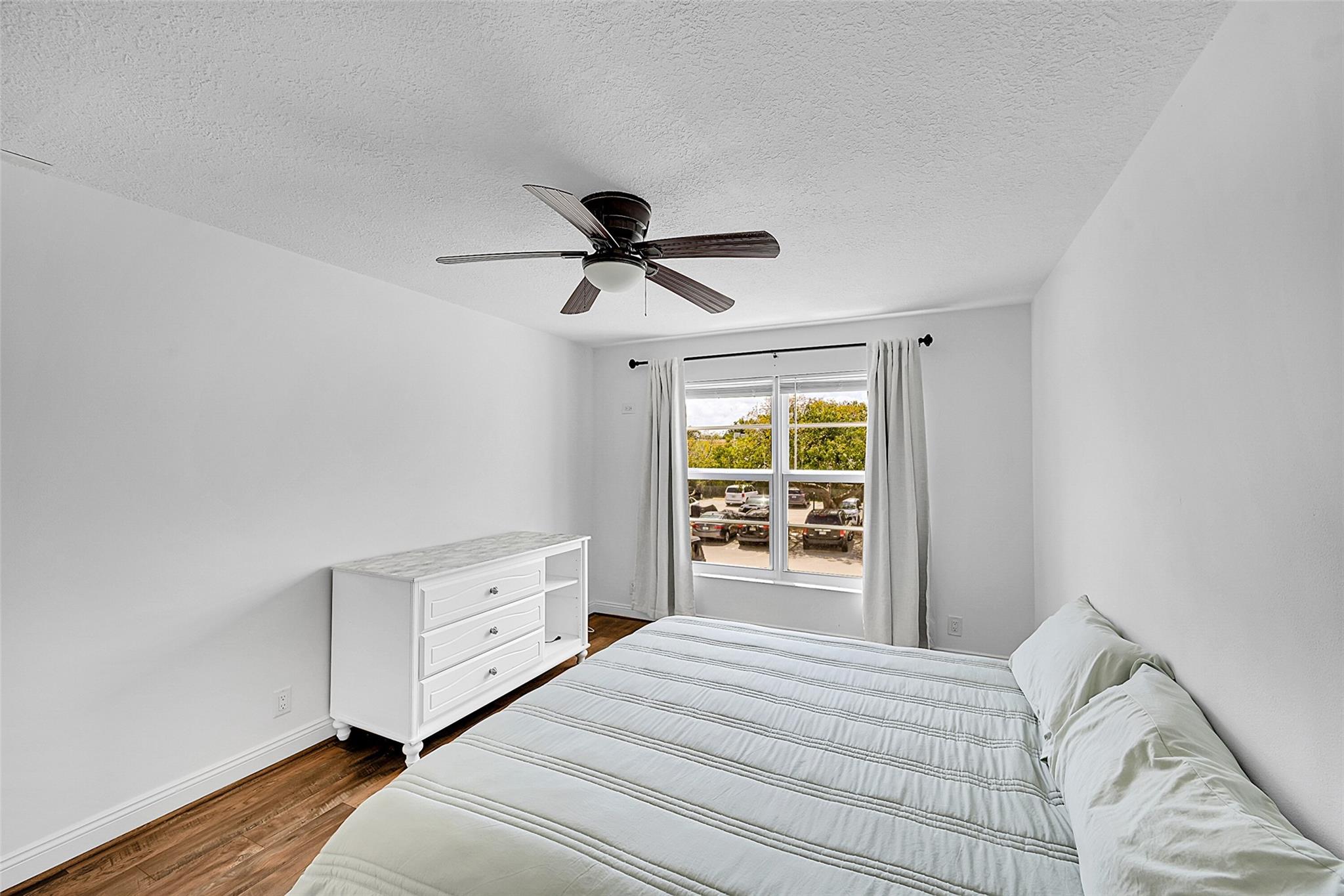 2850 NE 14th St Cswy B-203