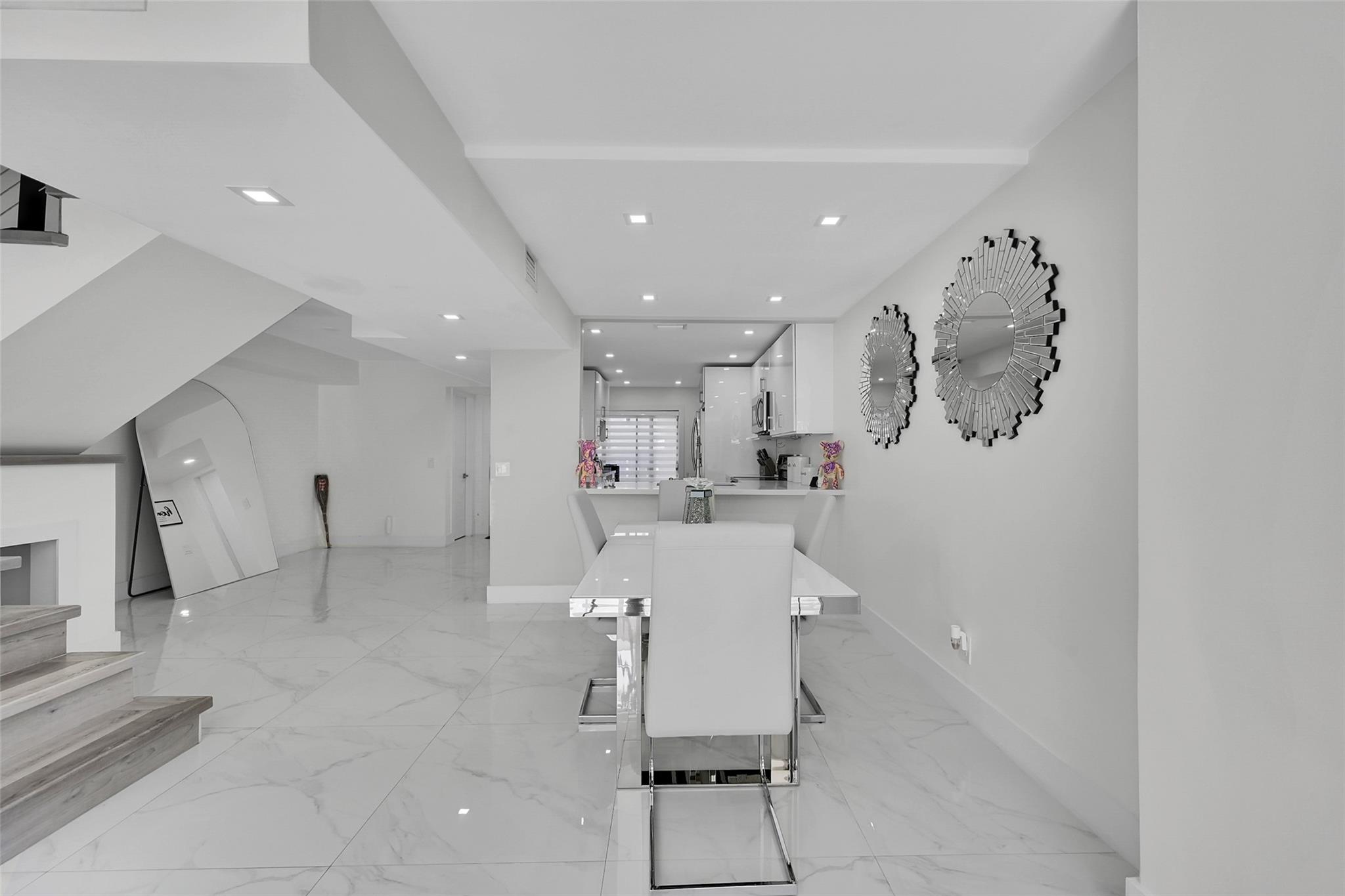 9962 Royal Palm Blvd 9962