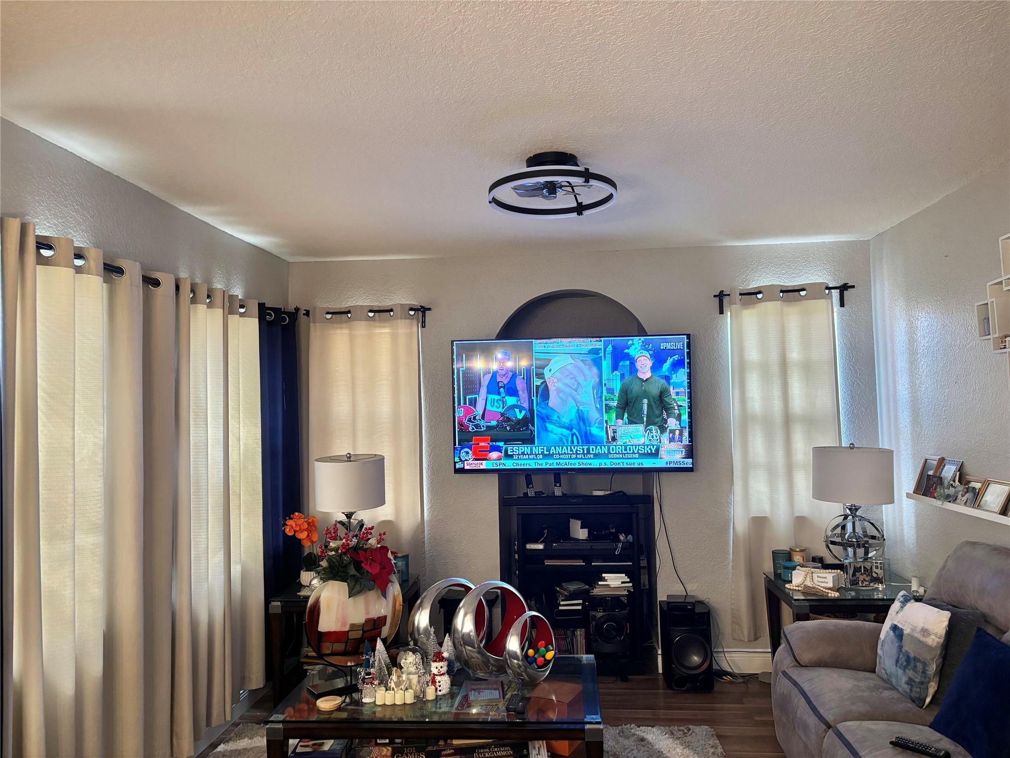 2606 Belmont Ln 2606