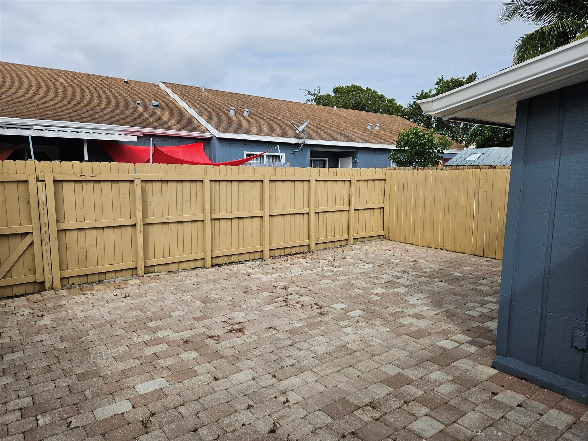 4729 NW 4th Ter