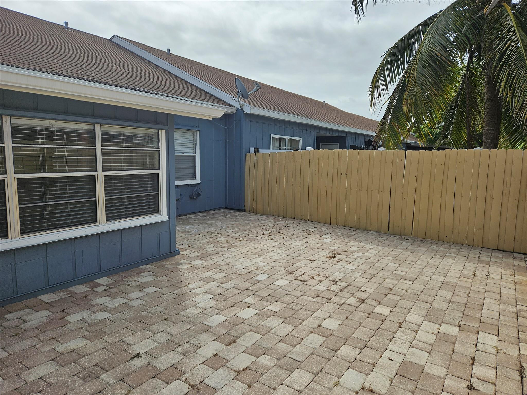 4729 NW 4th Ter