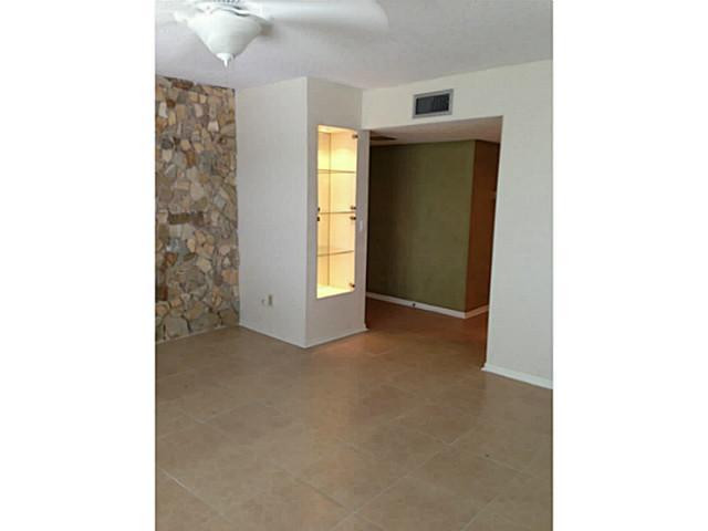 10762 La Placida Dr 305