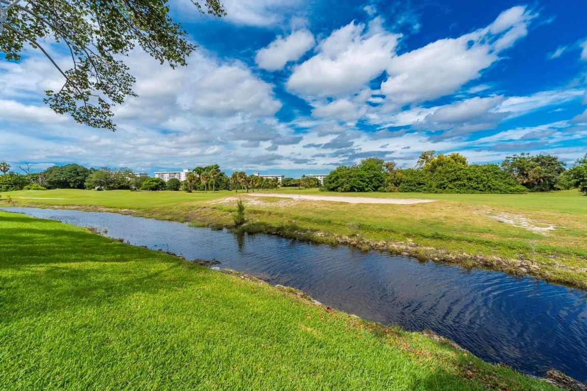 2951 S Palm Aire Dr 202