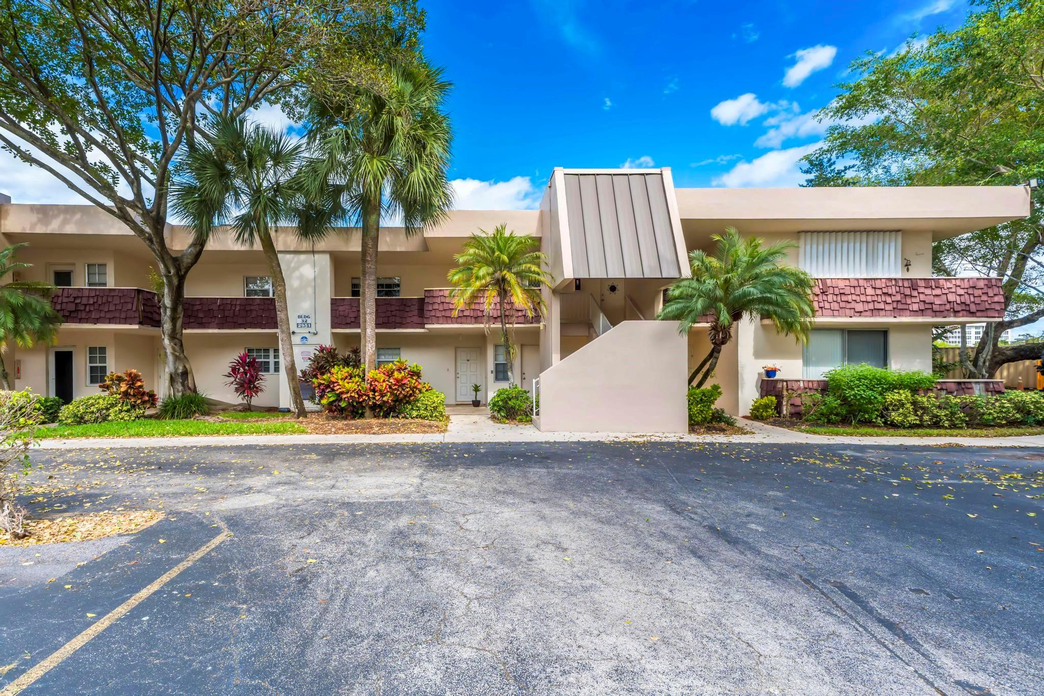 2951 S Palm Aire Dr 202