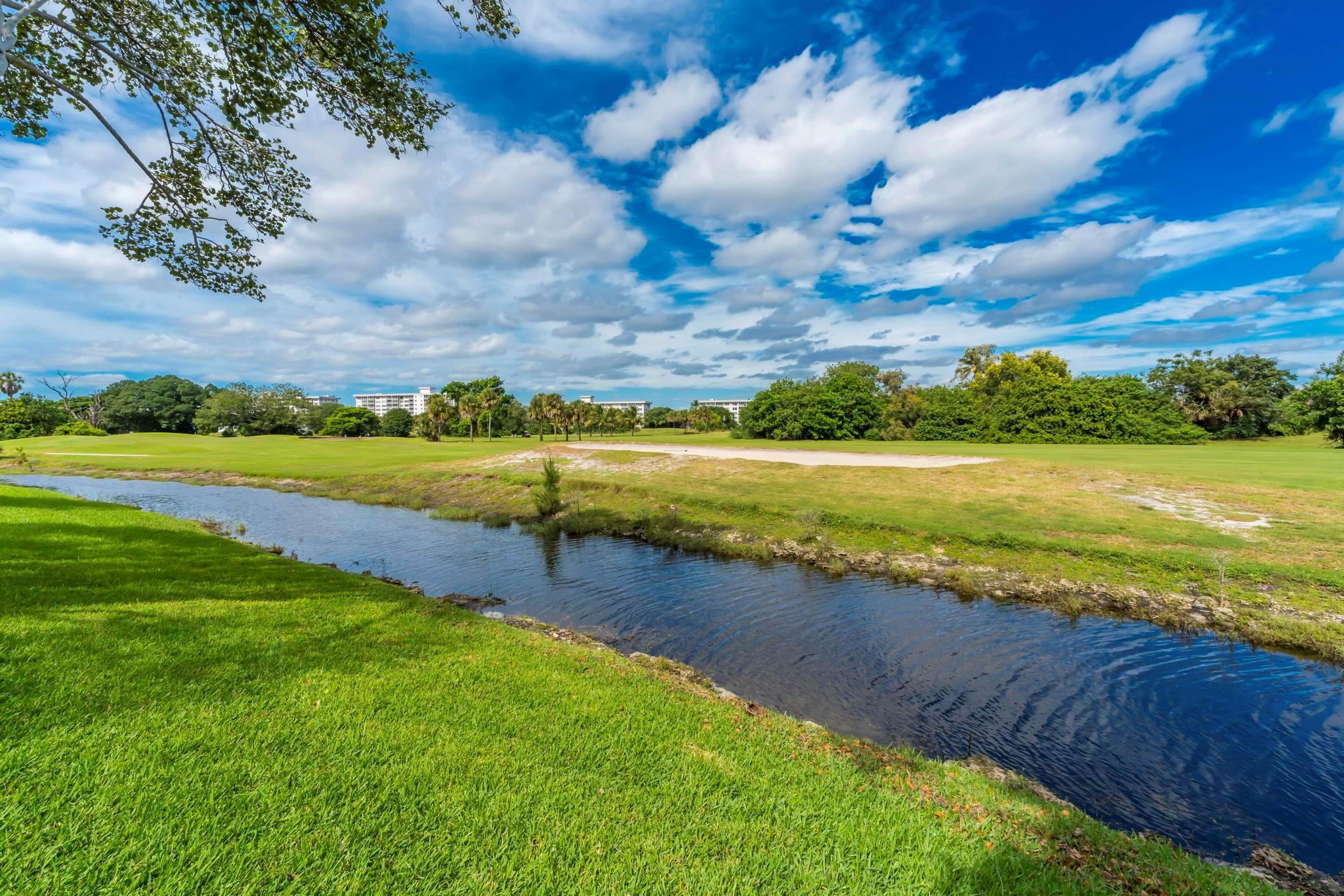 2951 S Palm Aire Dr 202