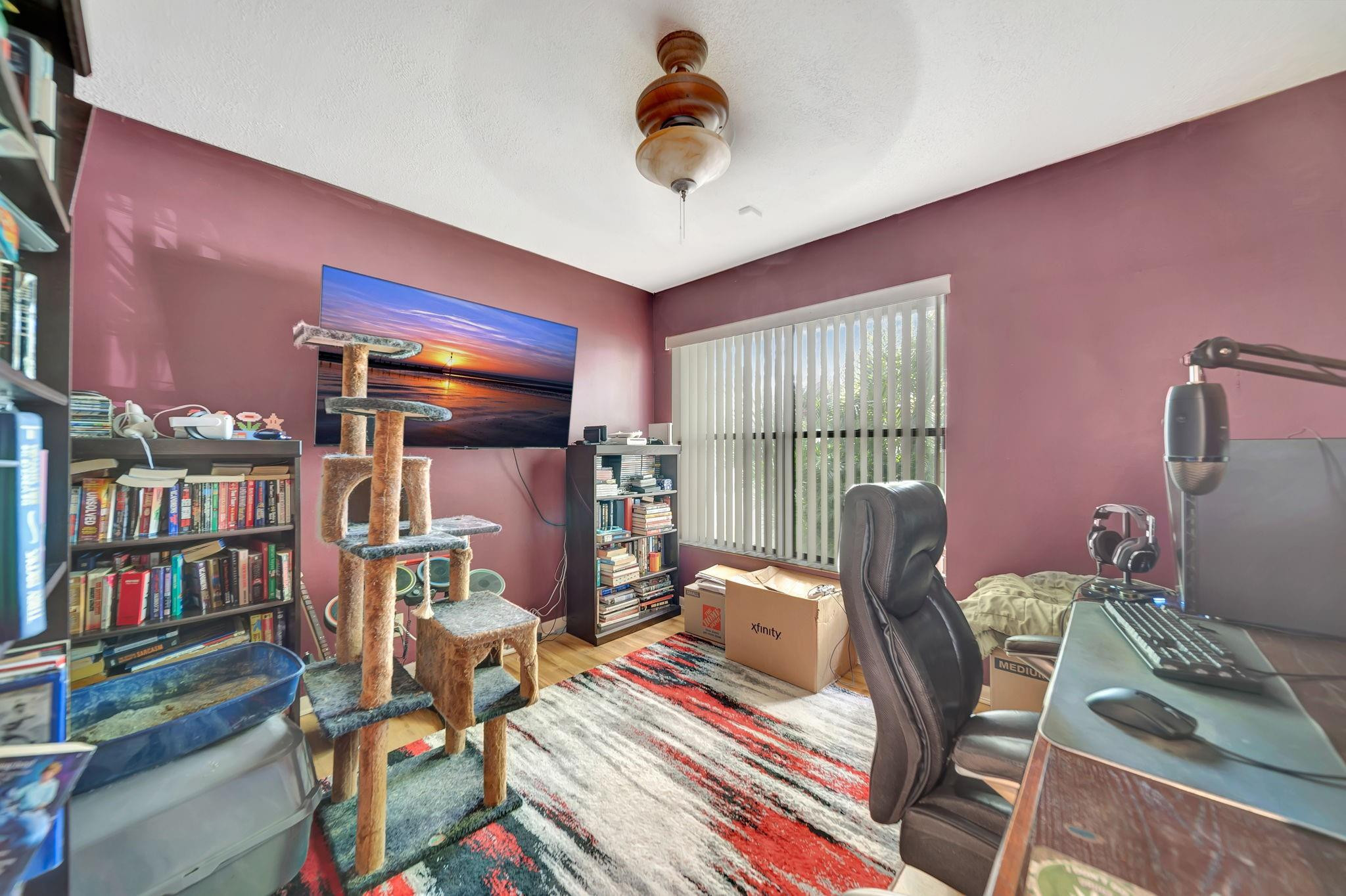 5642 NW 64 LN