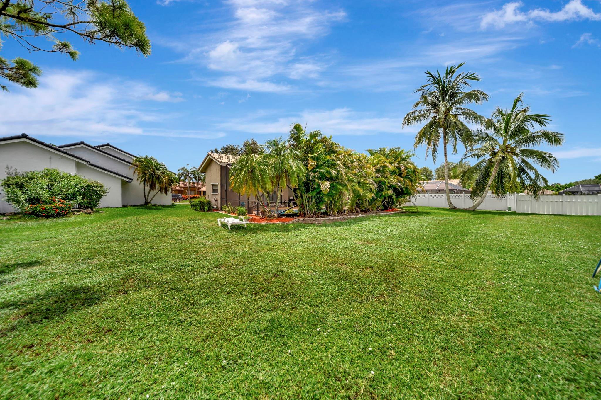 5642 NW 64 LN