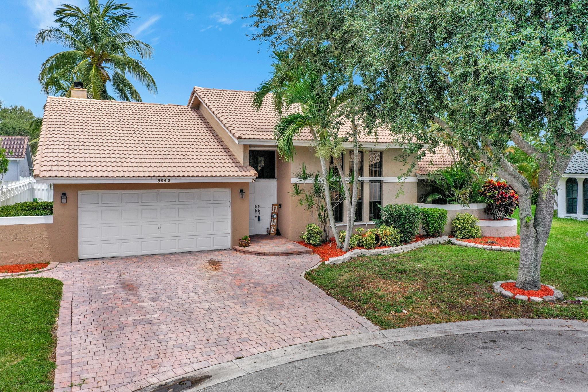 5642 NW 64 LN