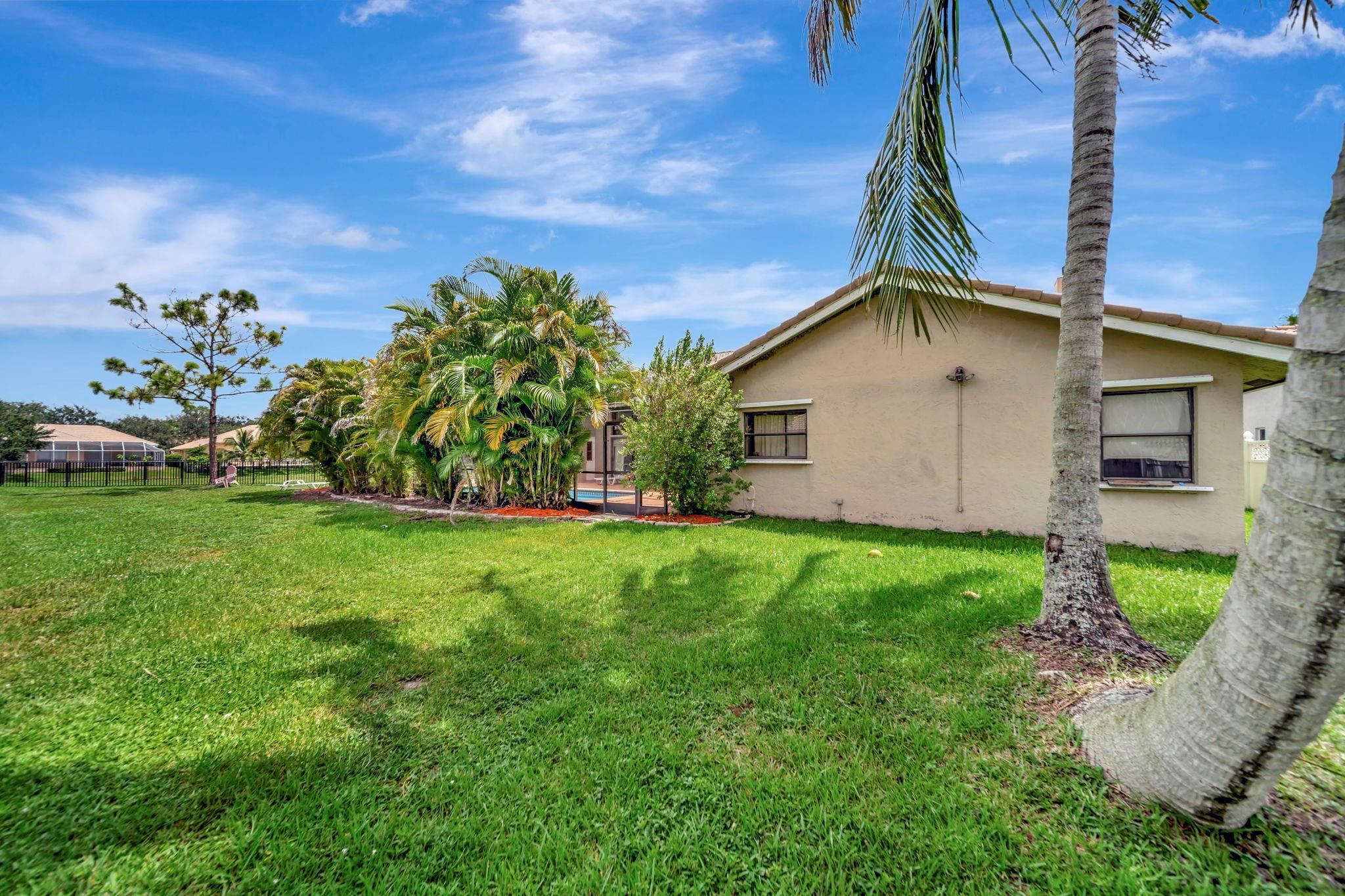 5642 NW 64 LN