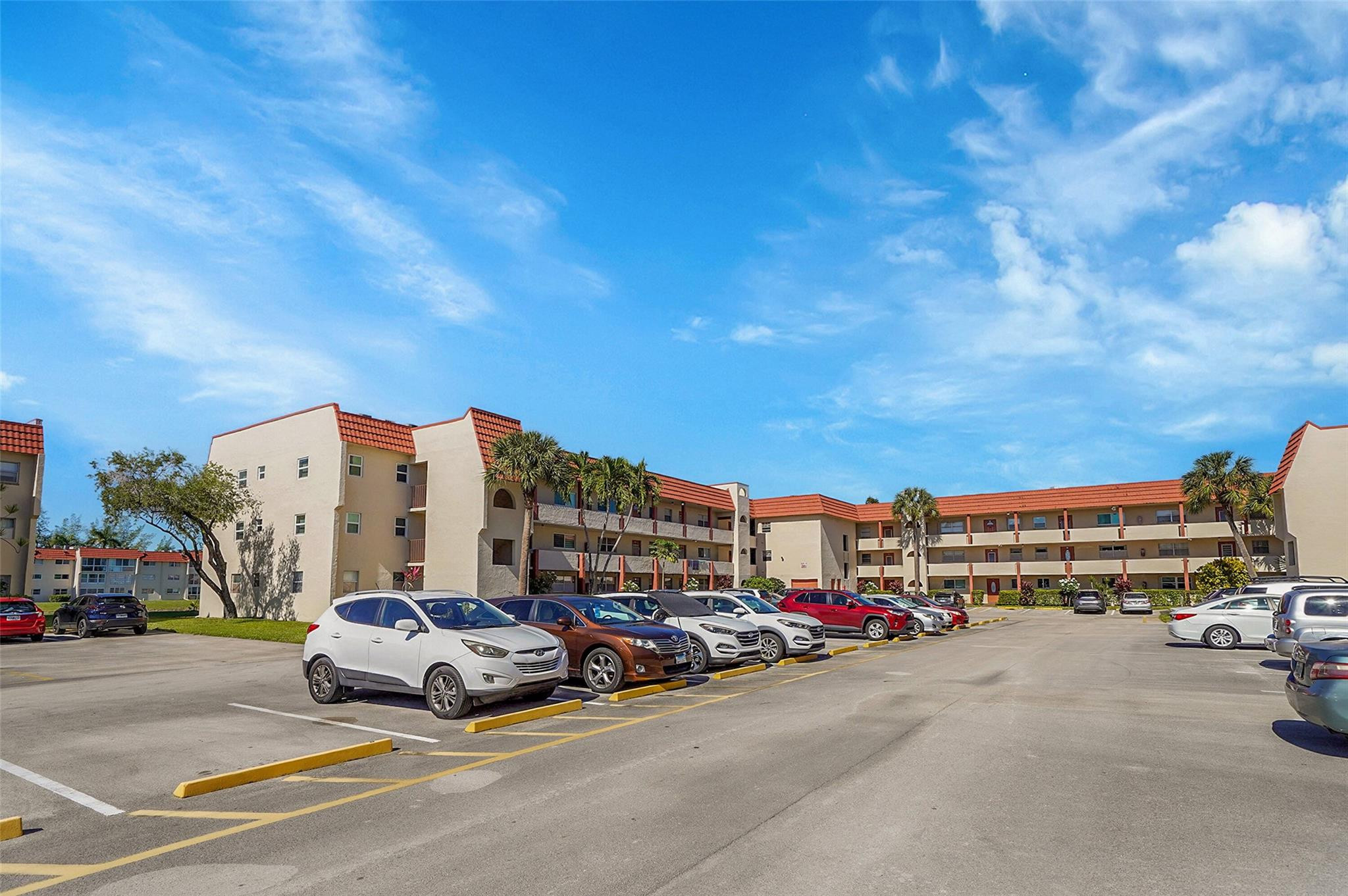 2851 E Sunrise Lakes Dr 307