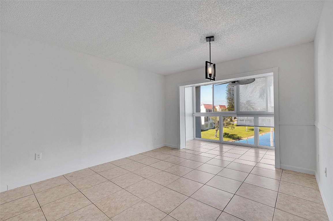 2851 E Sunrise Lakes Dr 307