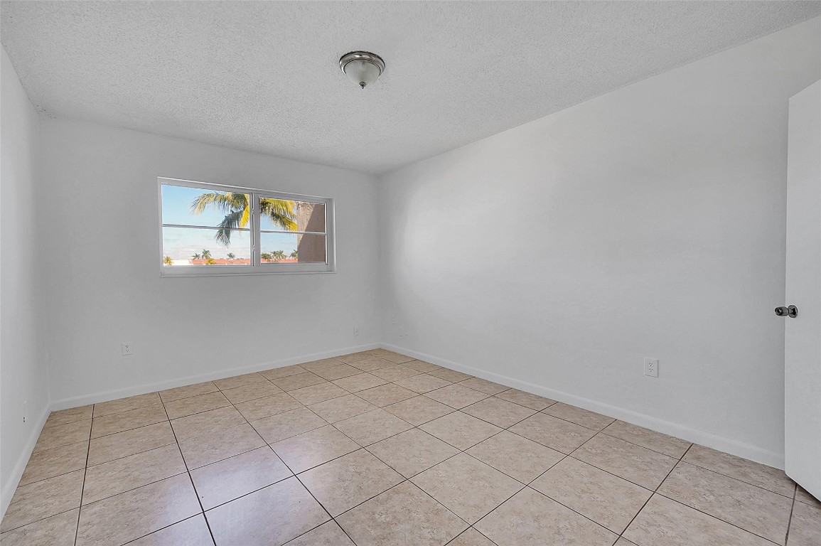 2851 E Sunrise Lakes Dr 307