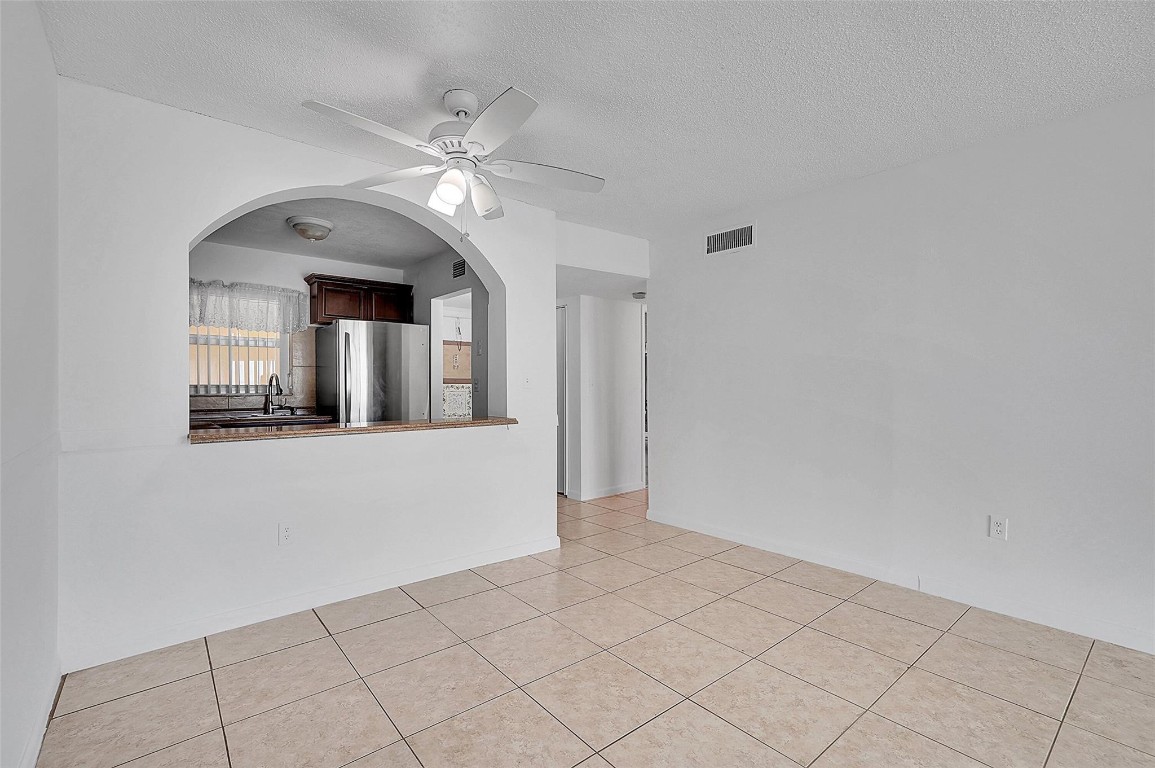 2851 E Sunrise Lakes Dr 307