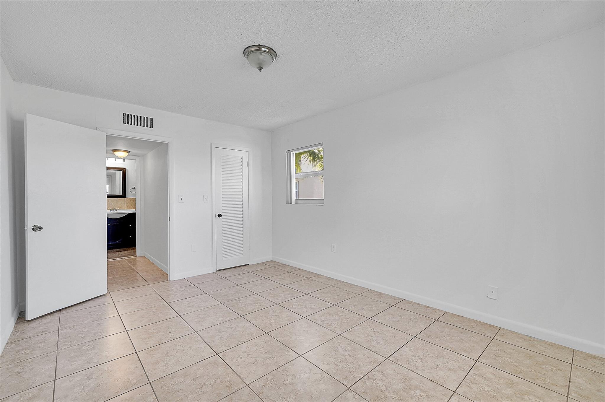 2851 E Sunrise Lakes Dr 307