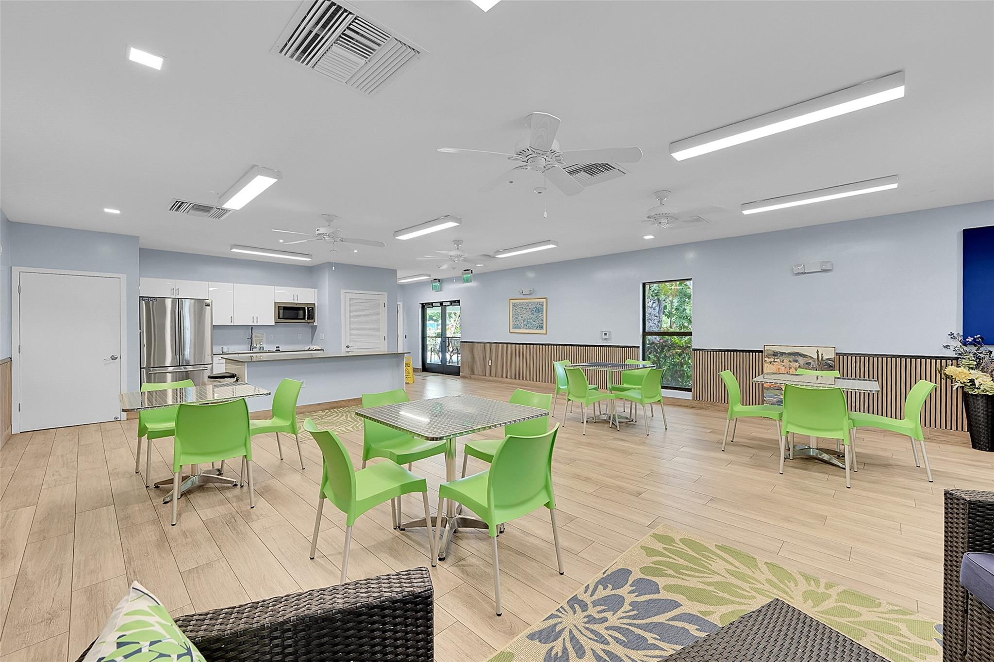 3100 N Palm Aire Dr 606