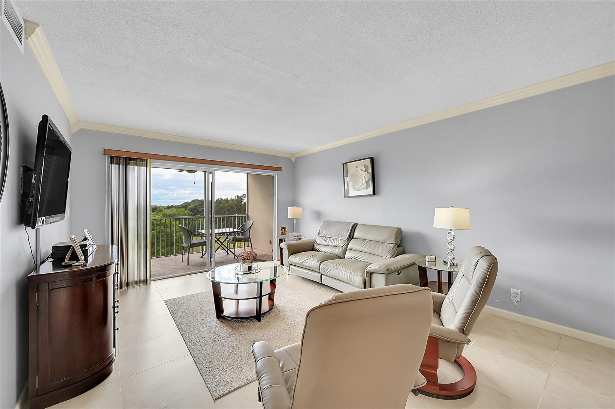 3100 N Palm Aire Dr 606