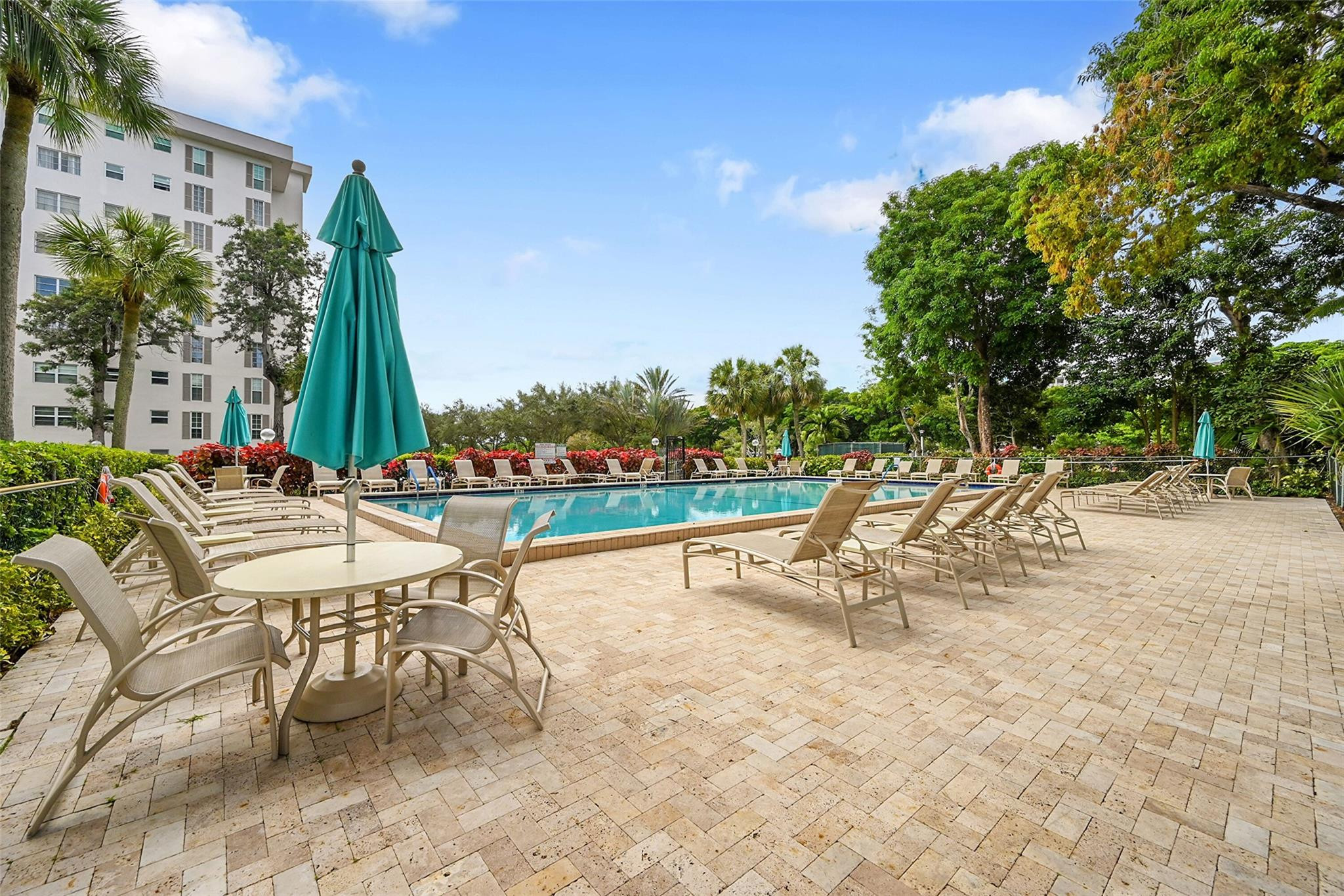 3100 N Palm Aire Dr 606