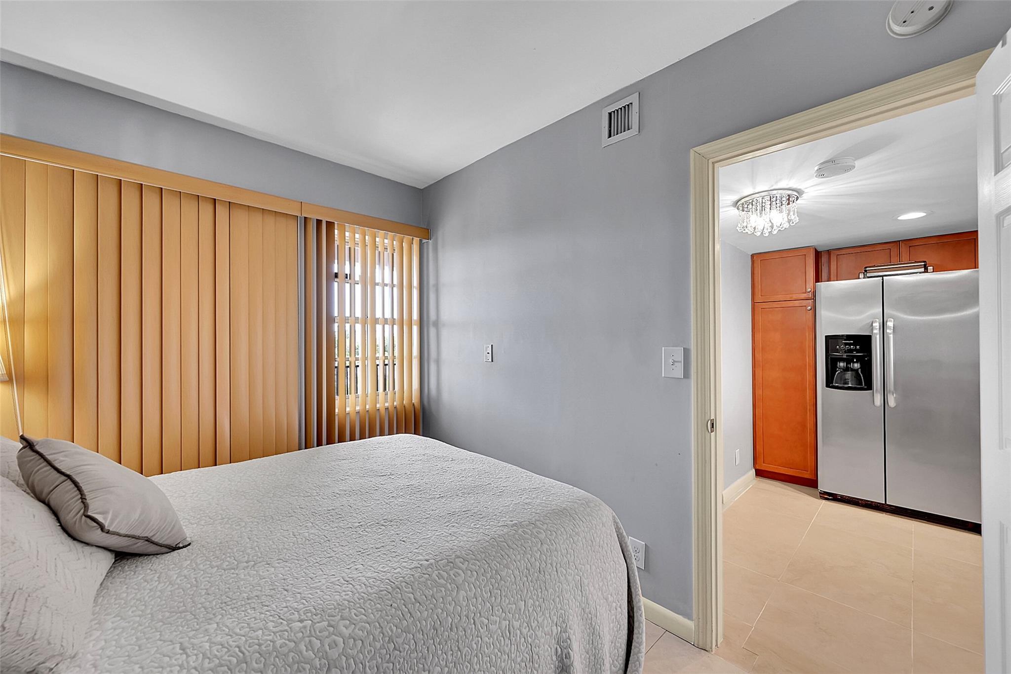 3100 N Palm Aire Dr 606