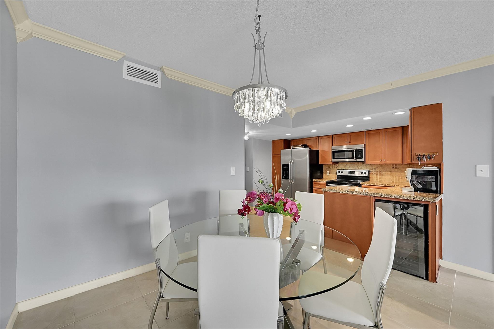 3100 N Palm Aire Dr 606