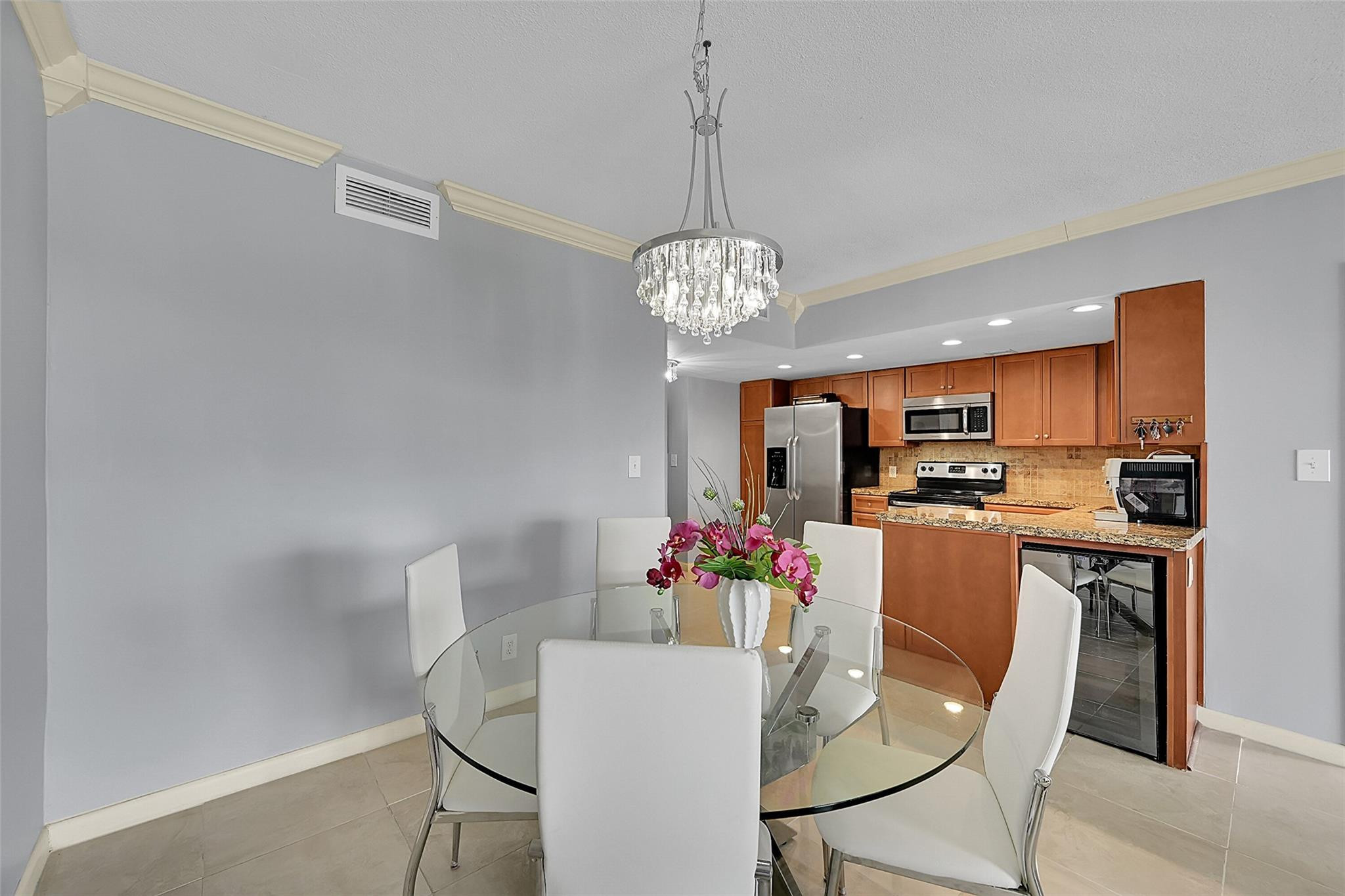 3100 N Palm Aire Dr 606