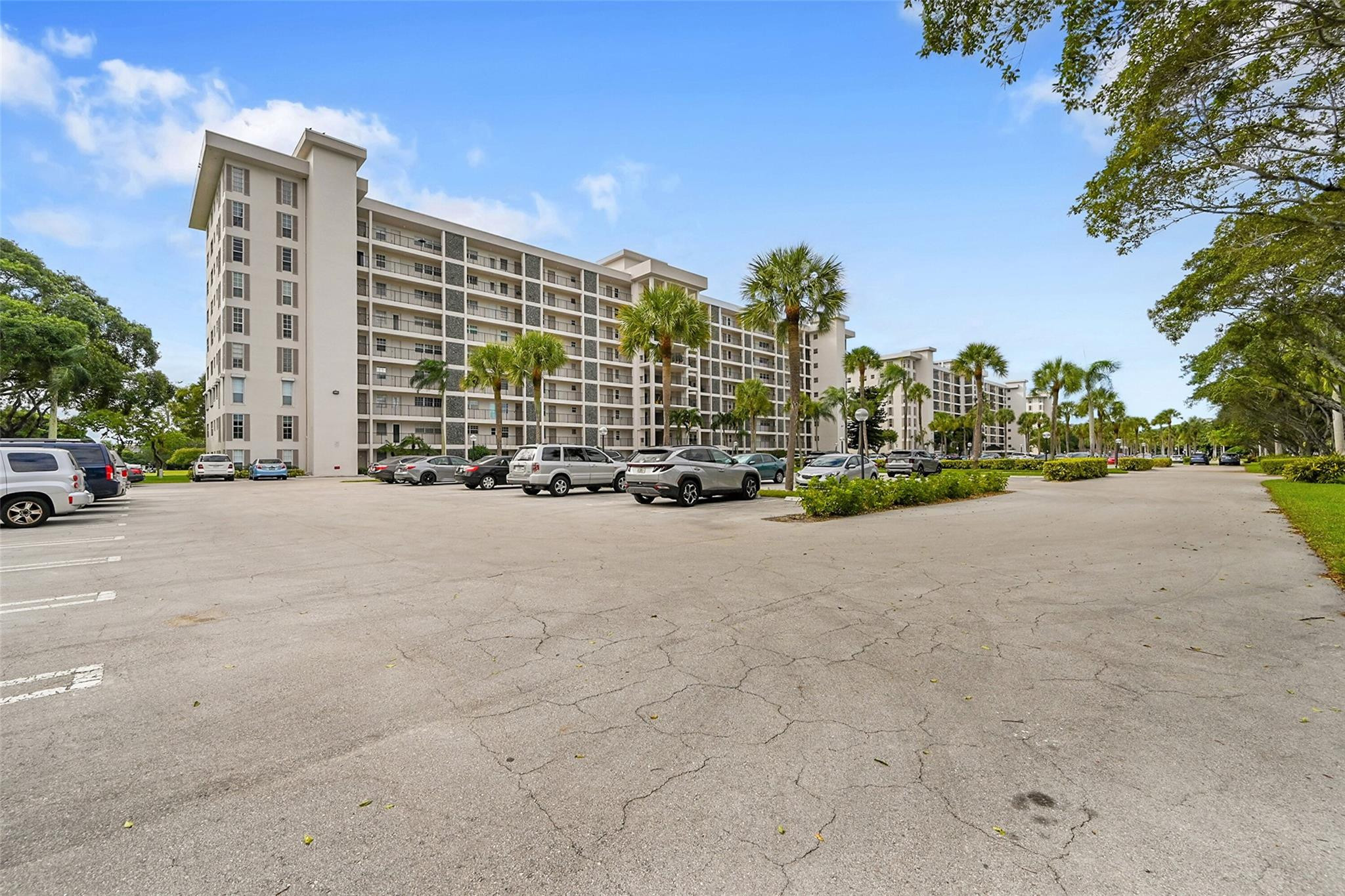 3100 N Palm Aire Dr 606