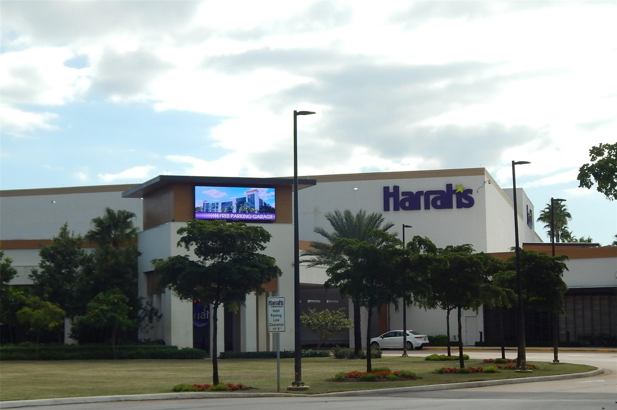 3100 N Palm Aire Dr 606