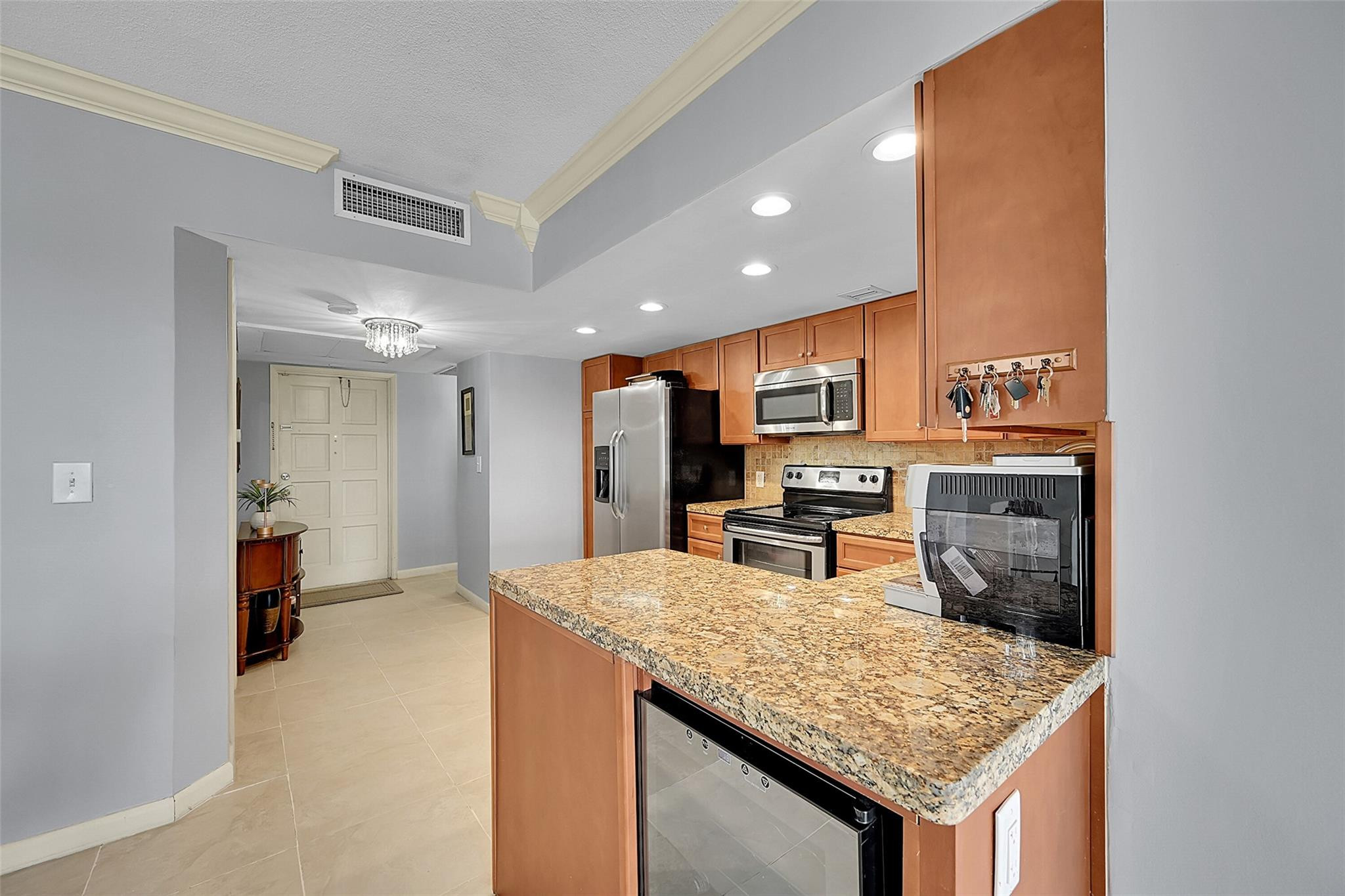 3100 N Palm Aire Dr 606