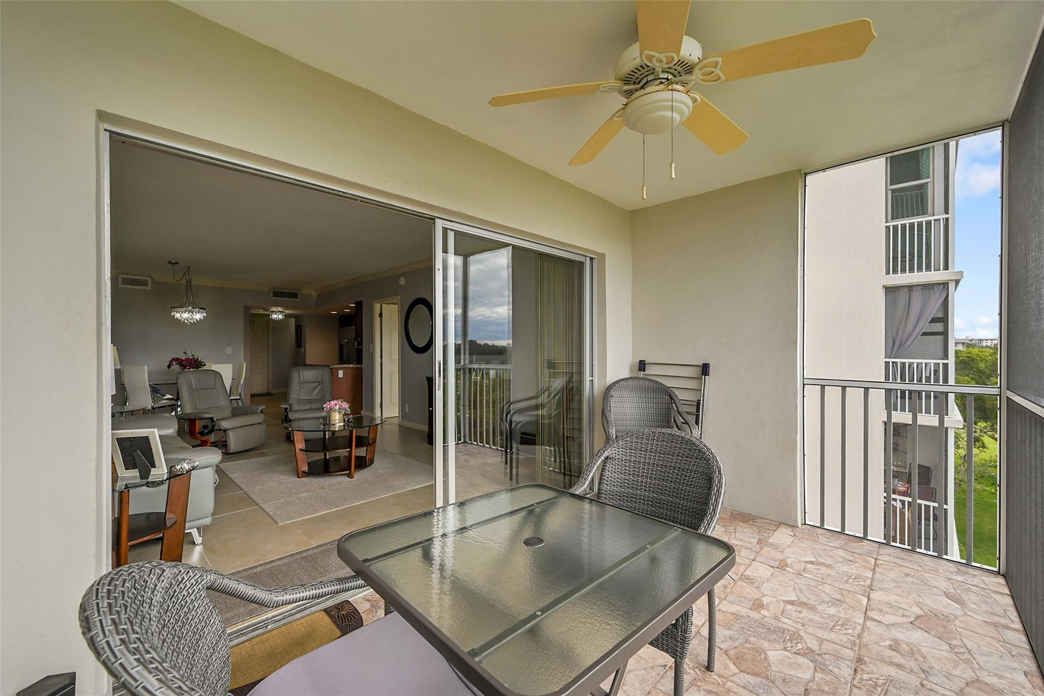 3100 N Palm Aire Dr 606
