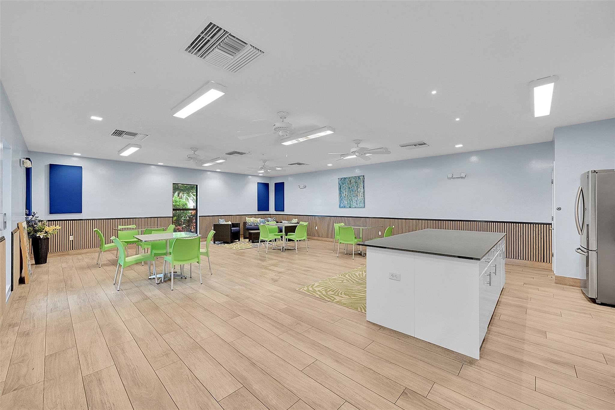 3100 N Palm Aire Dr 606