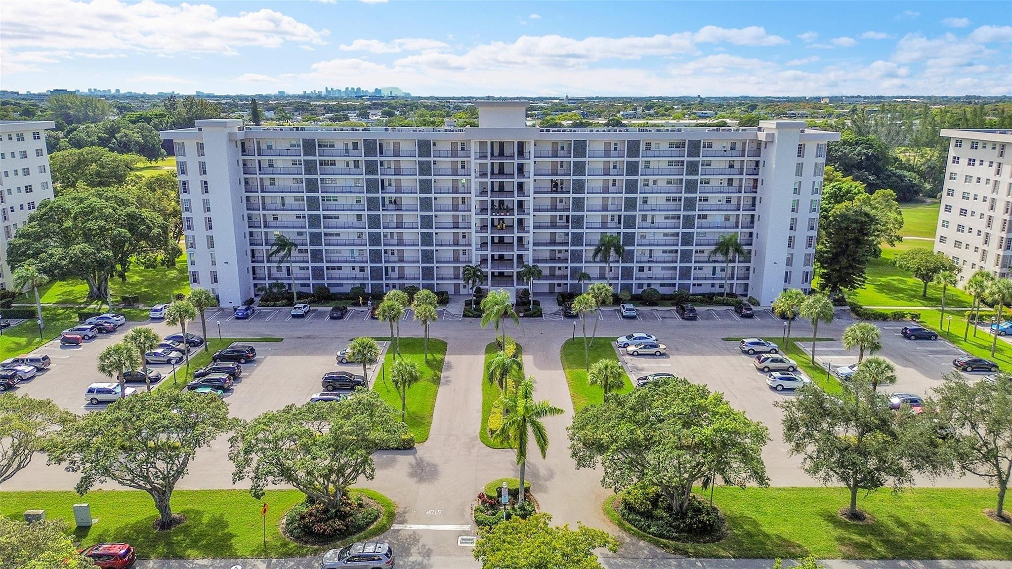 3100 N Palm Aire Dr 606