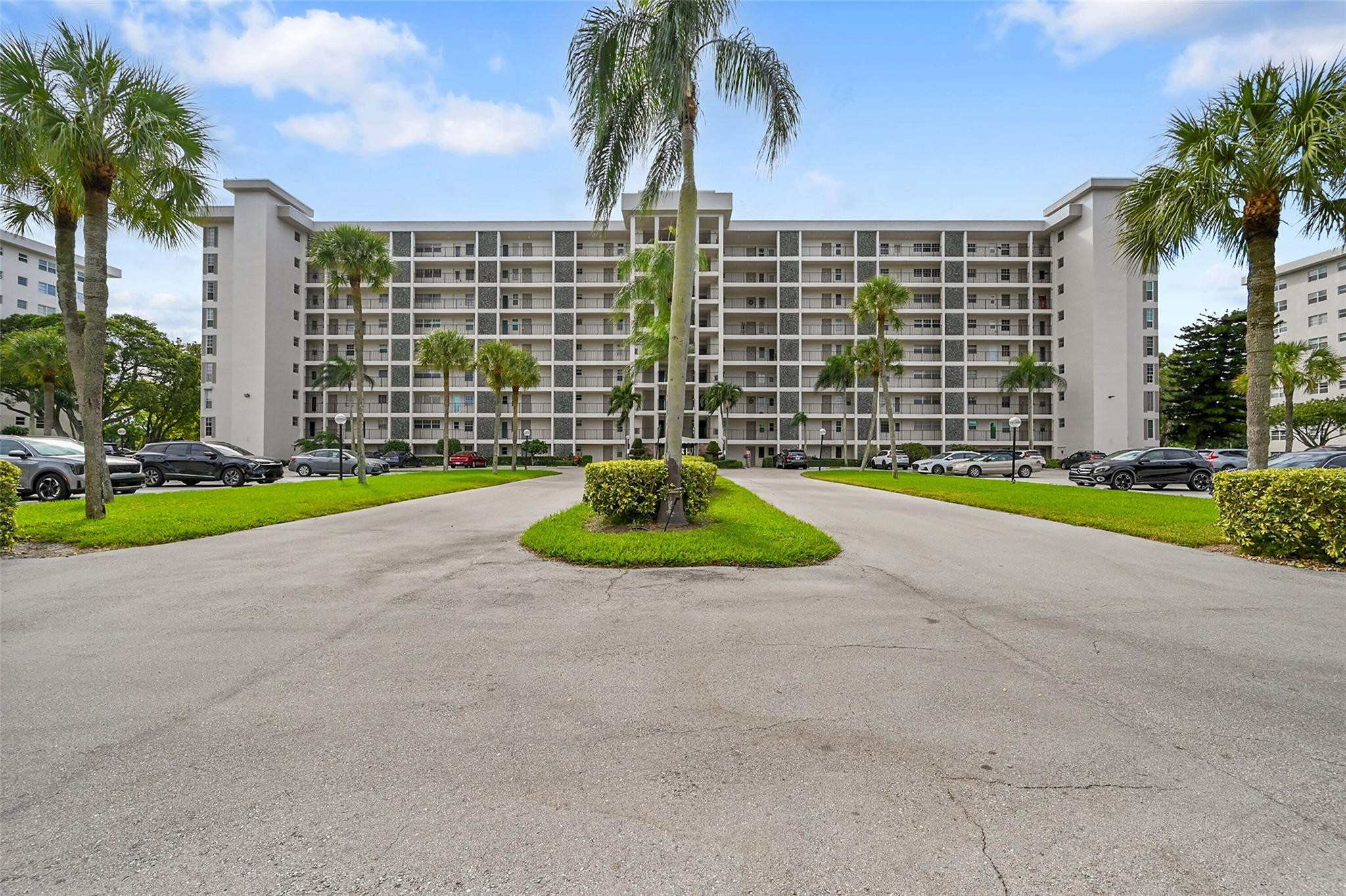 3100 N Palm Aire Dr 606