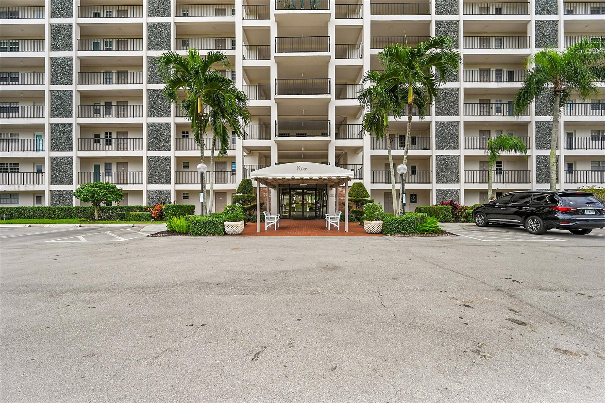 3100 N Palm Aire Dr 606