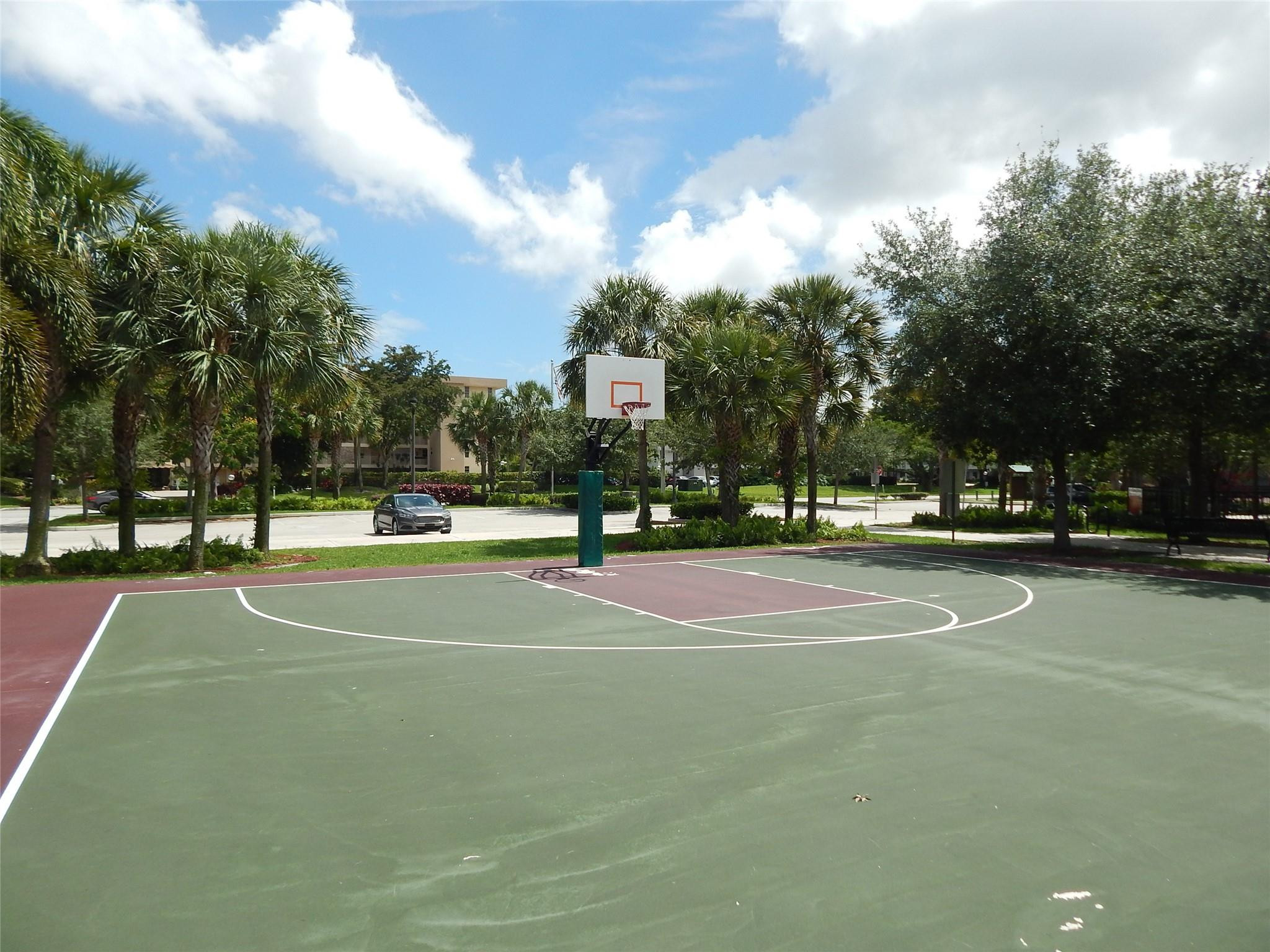 3100 N Palm Aire Dr 606