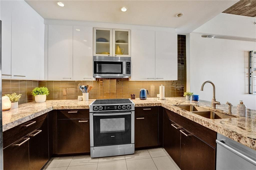 110 SE 2nd St 402