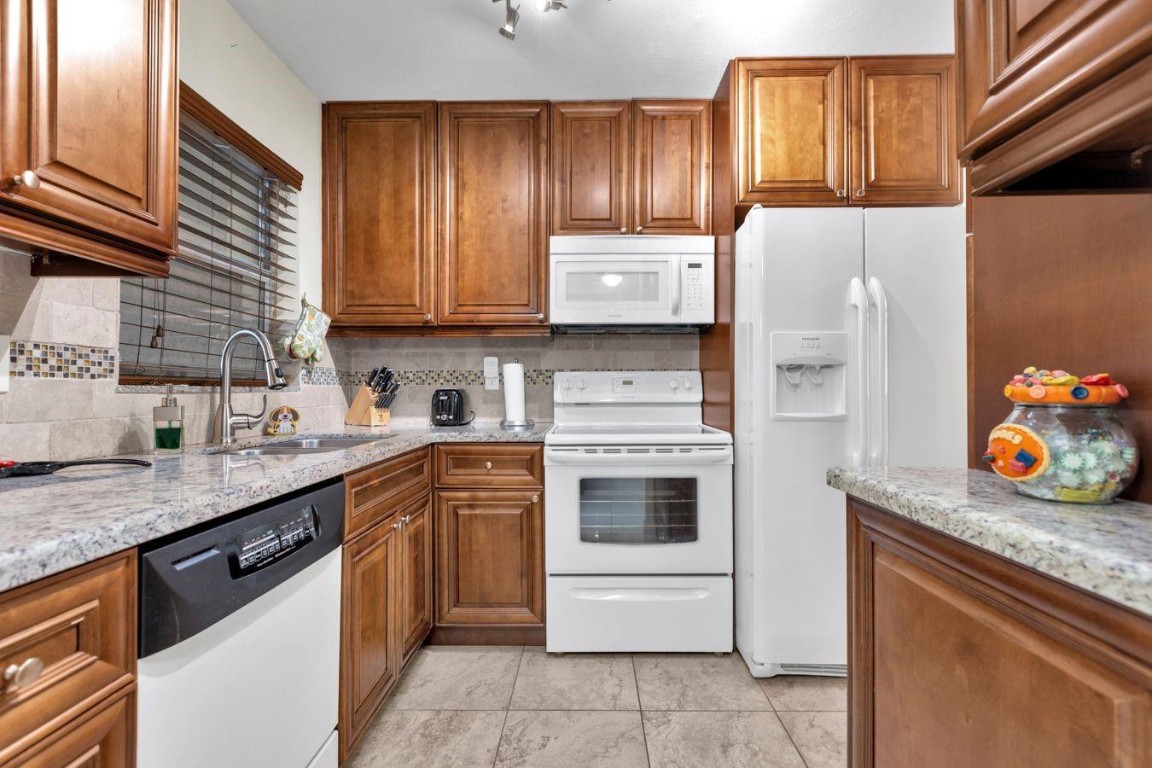 6850 Royal Palm Blvd 106 G