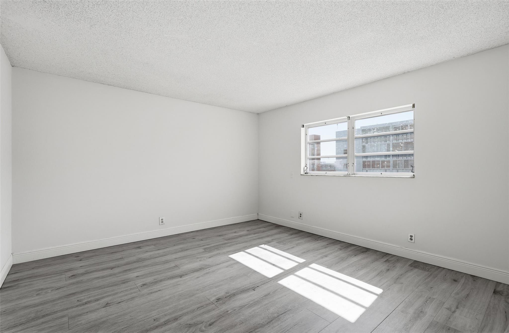 320 NE 12th Ave 503