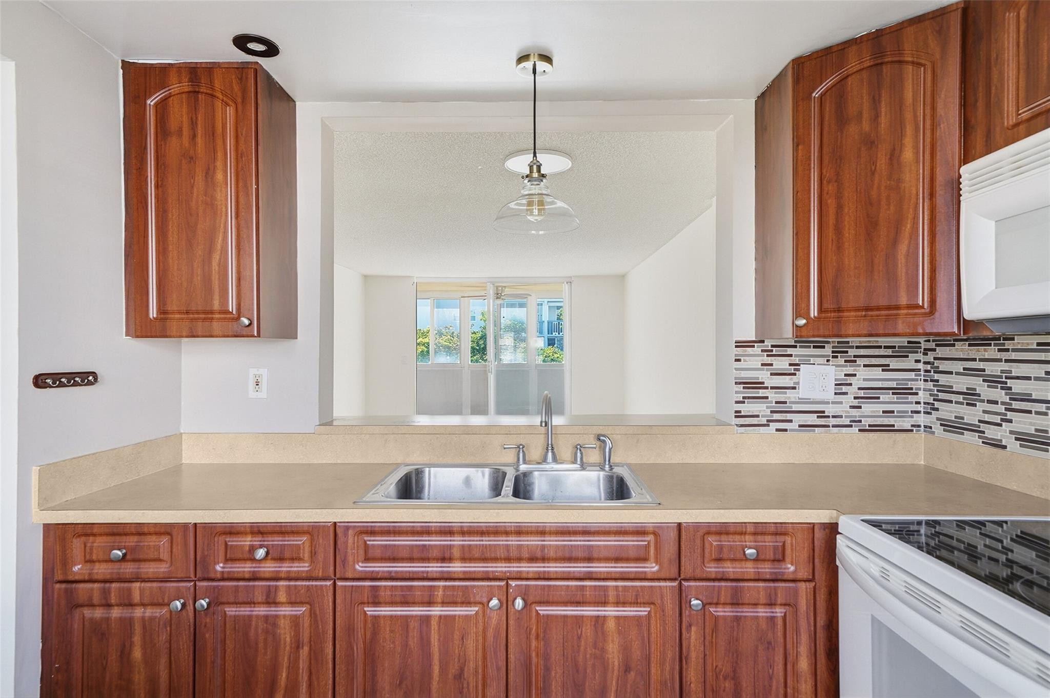 320 NE 12th Ave 503
