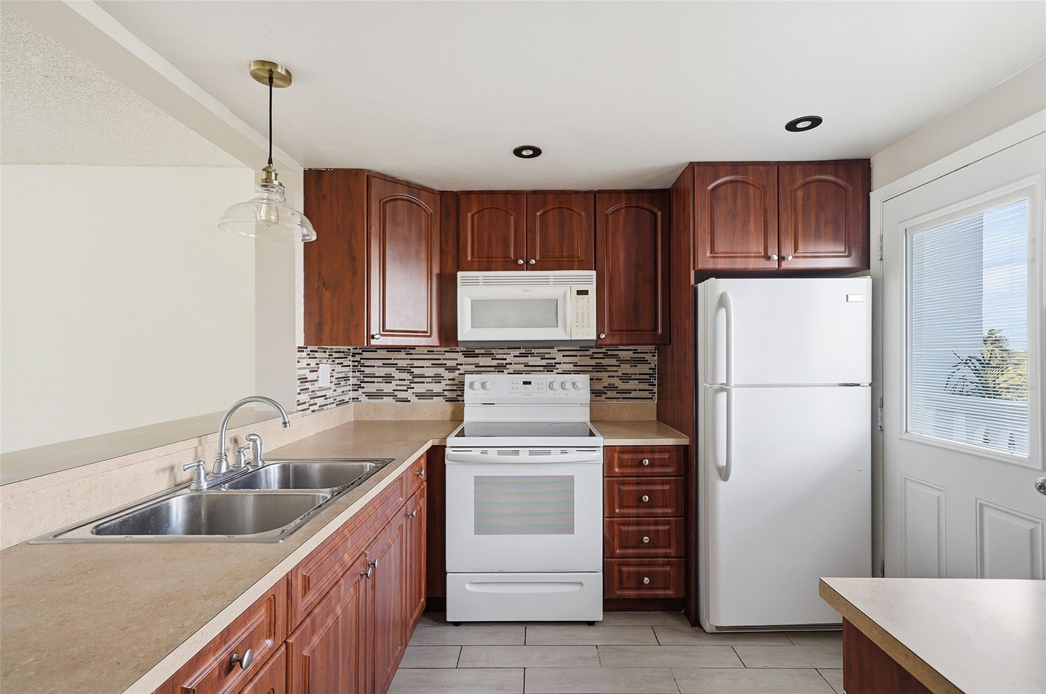320 NE 12th Ave 503